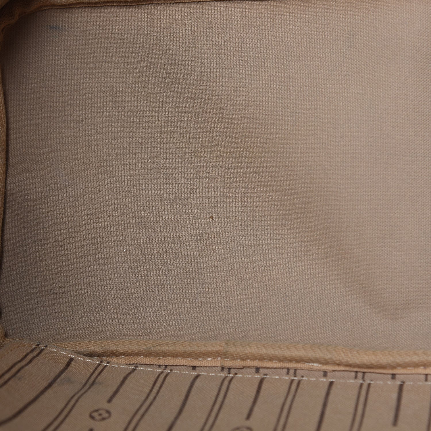 Louis Vuitton Monogram Neverfull MM 16 of 18