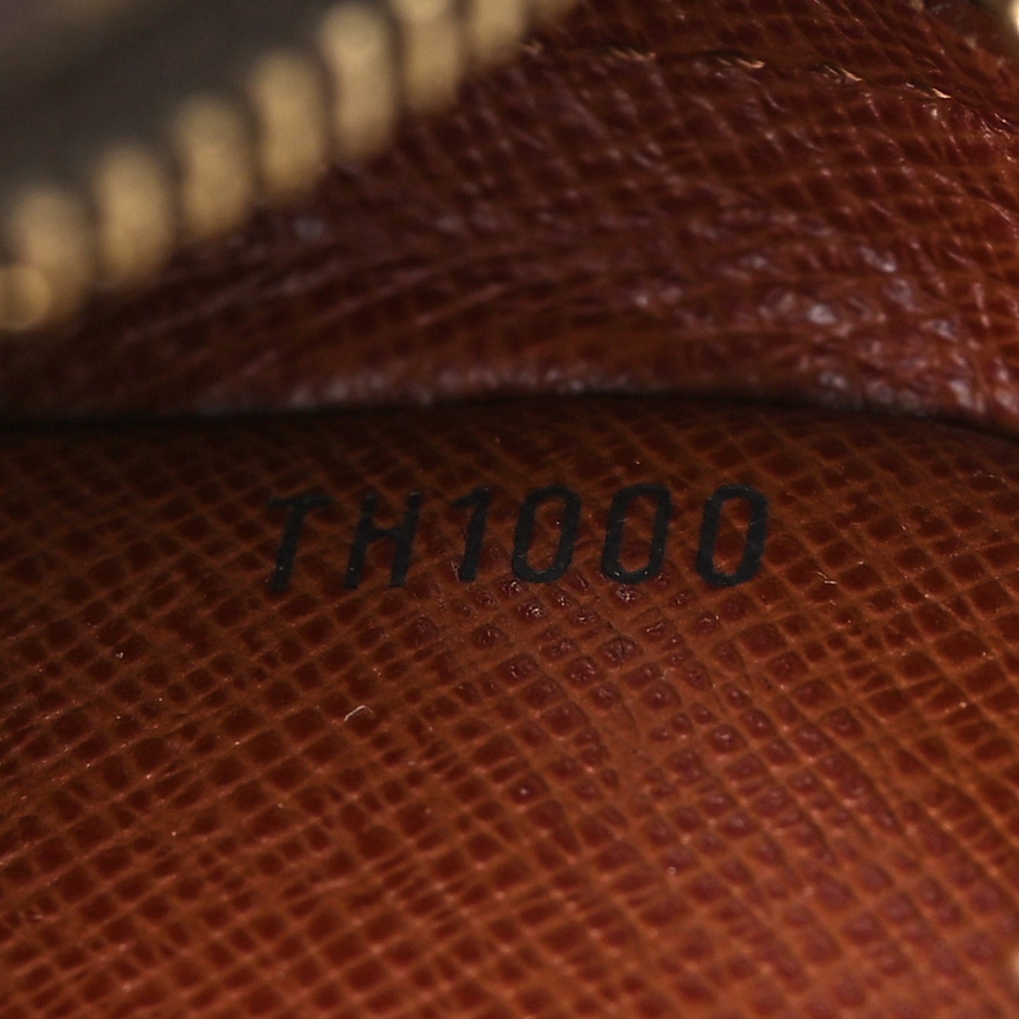 Monogram Amazone