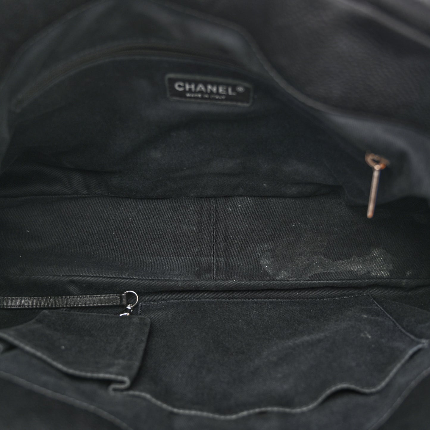 Caviar Quilted CC Timeless Soft Tote Black