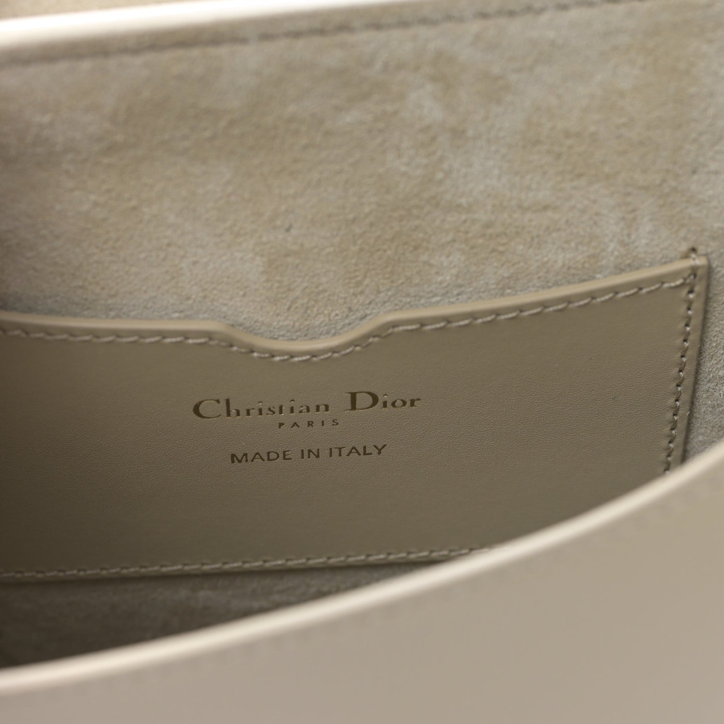 Box Calfskin Medium Bobby Flap Beige