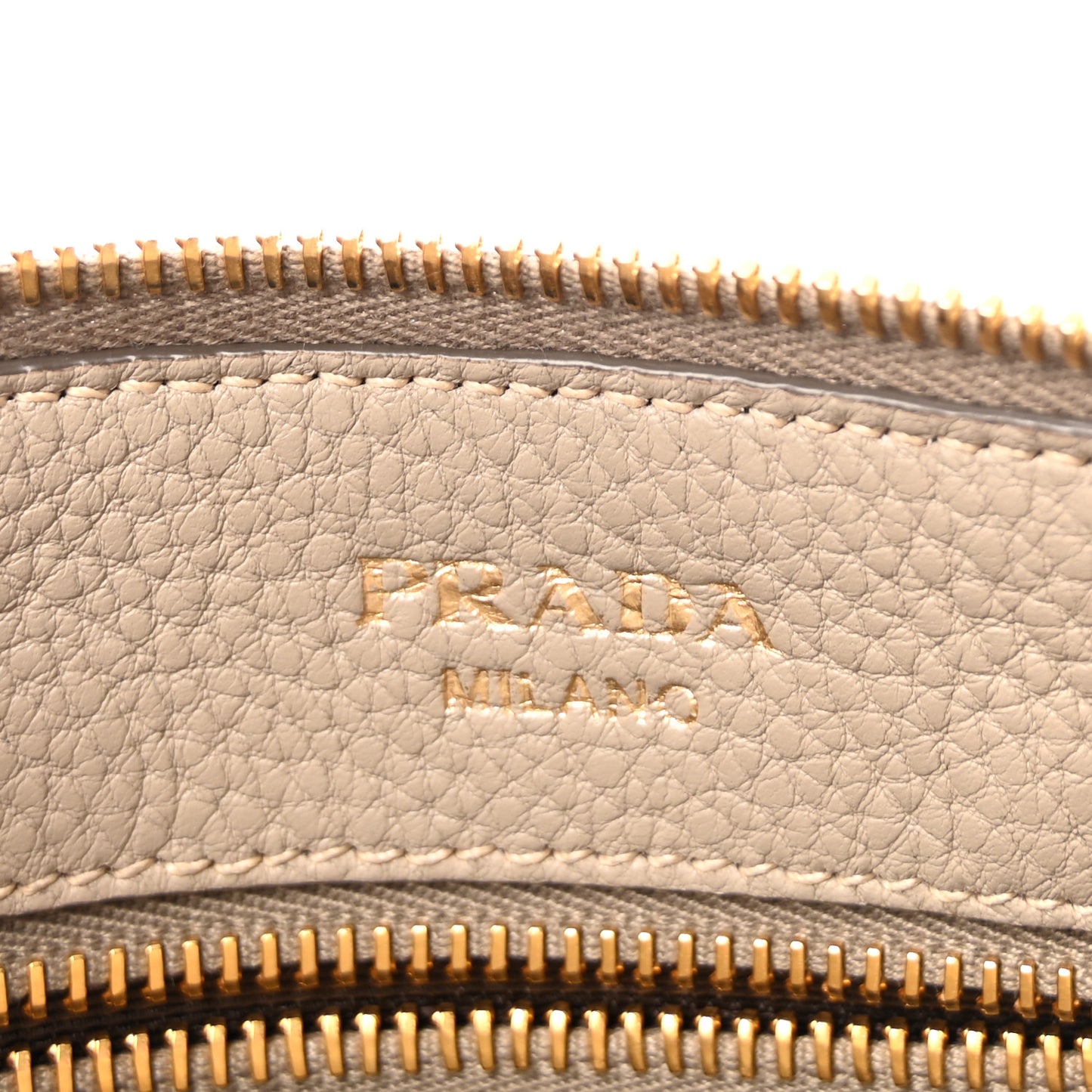 Vitello Daino Zippered Crossbody Bag Argilla