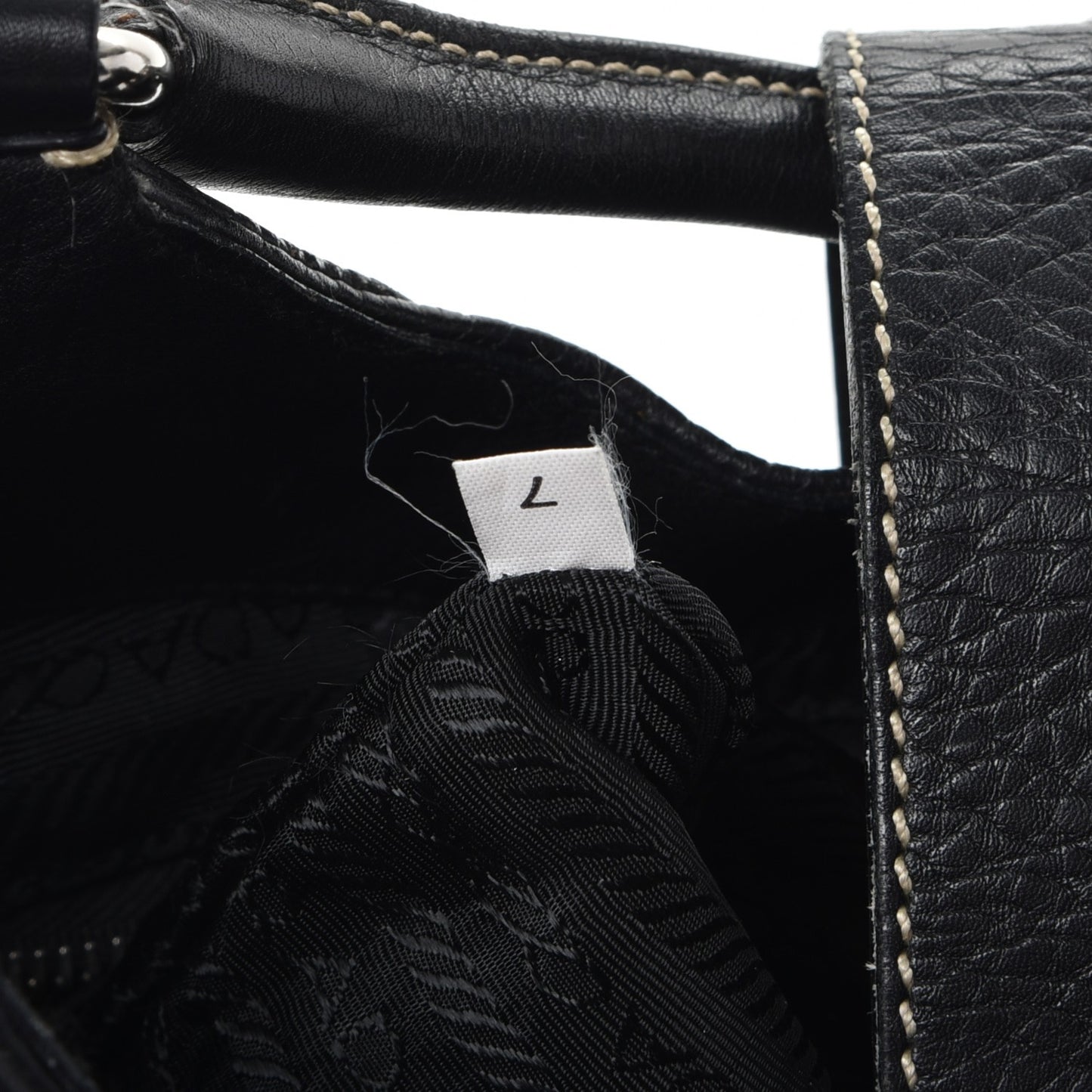 Vitello Daino Shoulder Bag Black