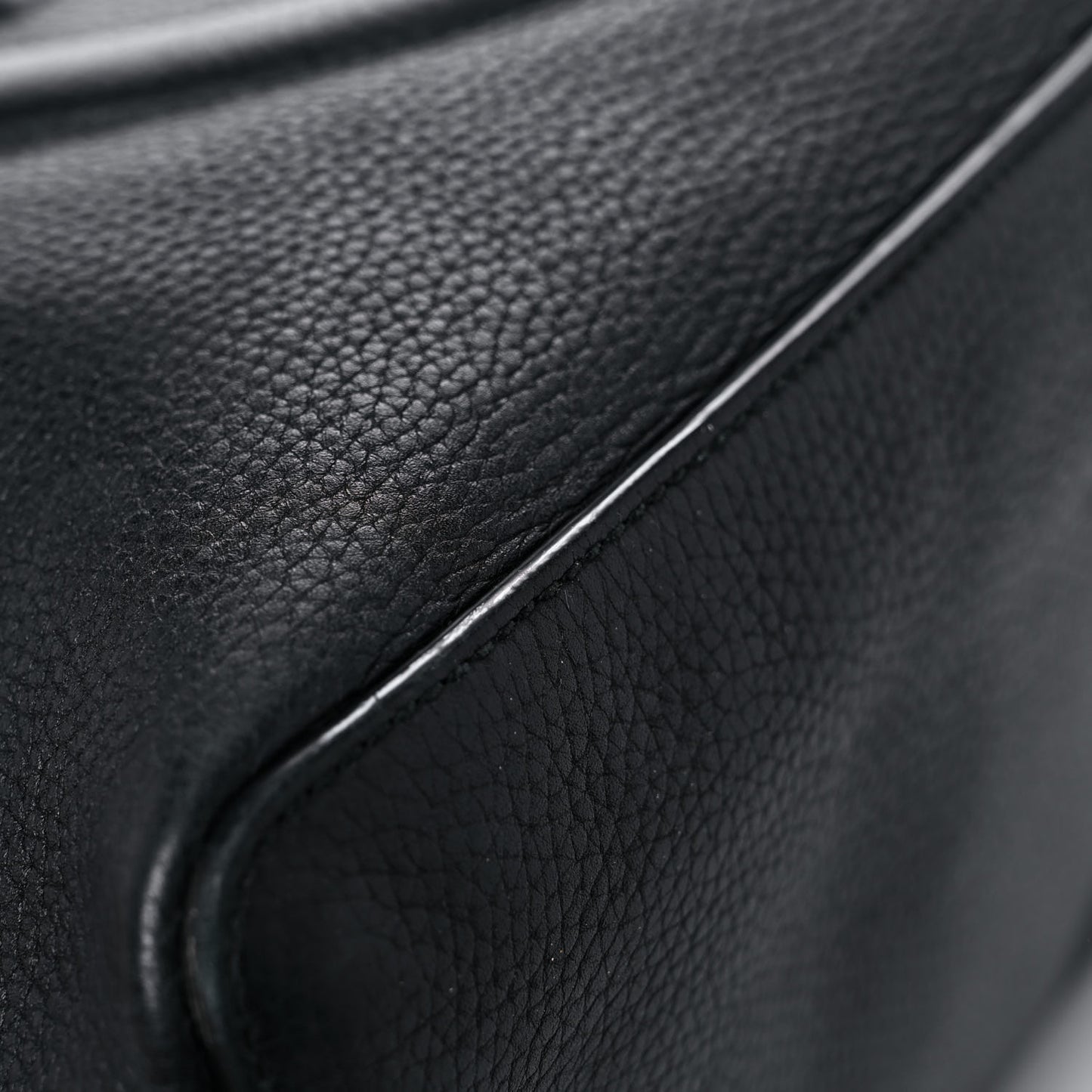 Pebbled Calfskin Large Soho Hobo Black