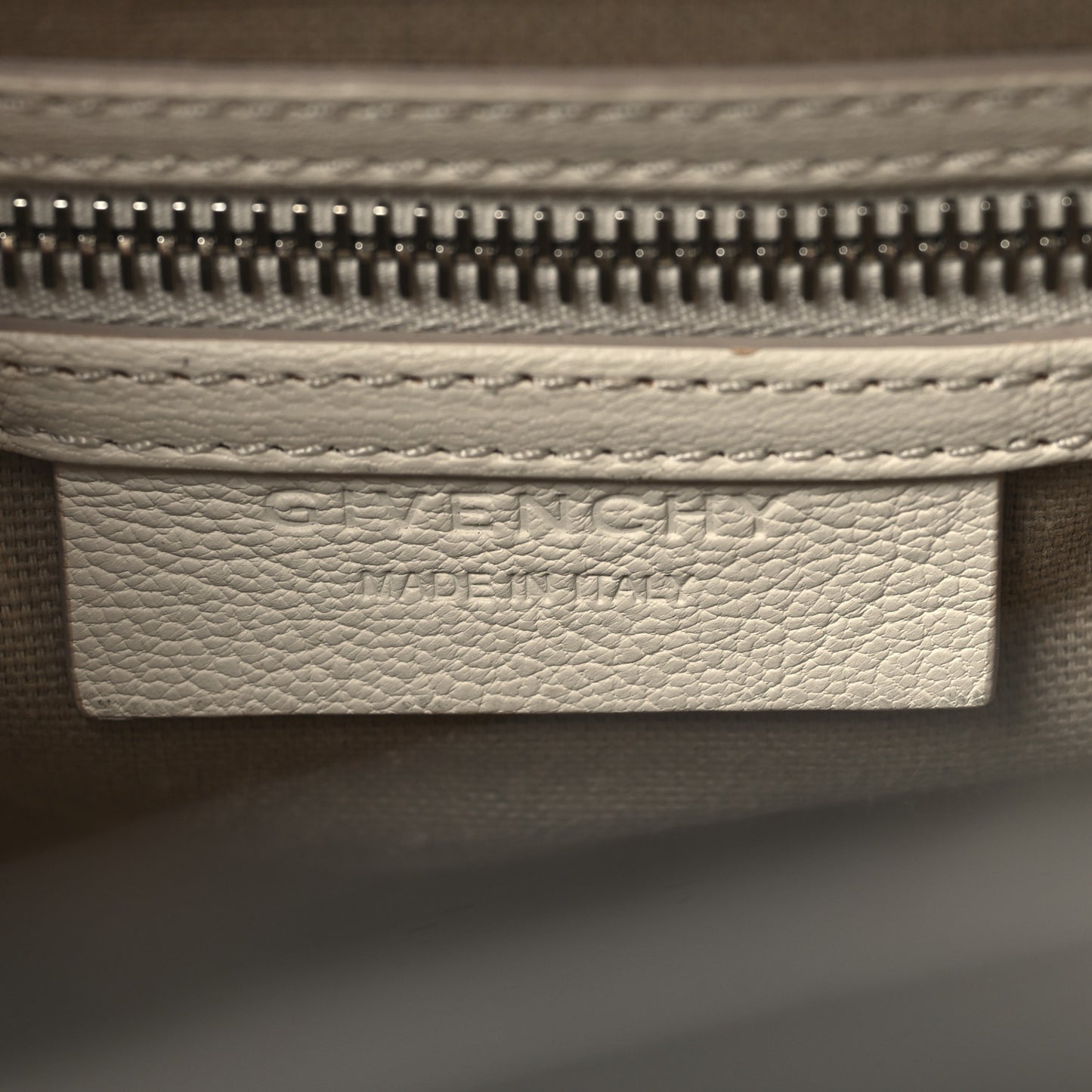 Sugar Goatskin Small Antigona Off White