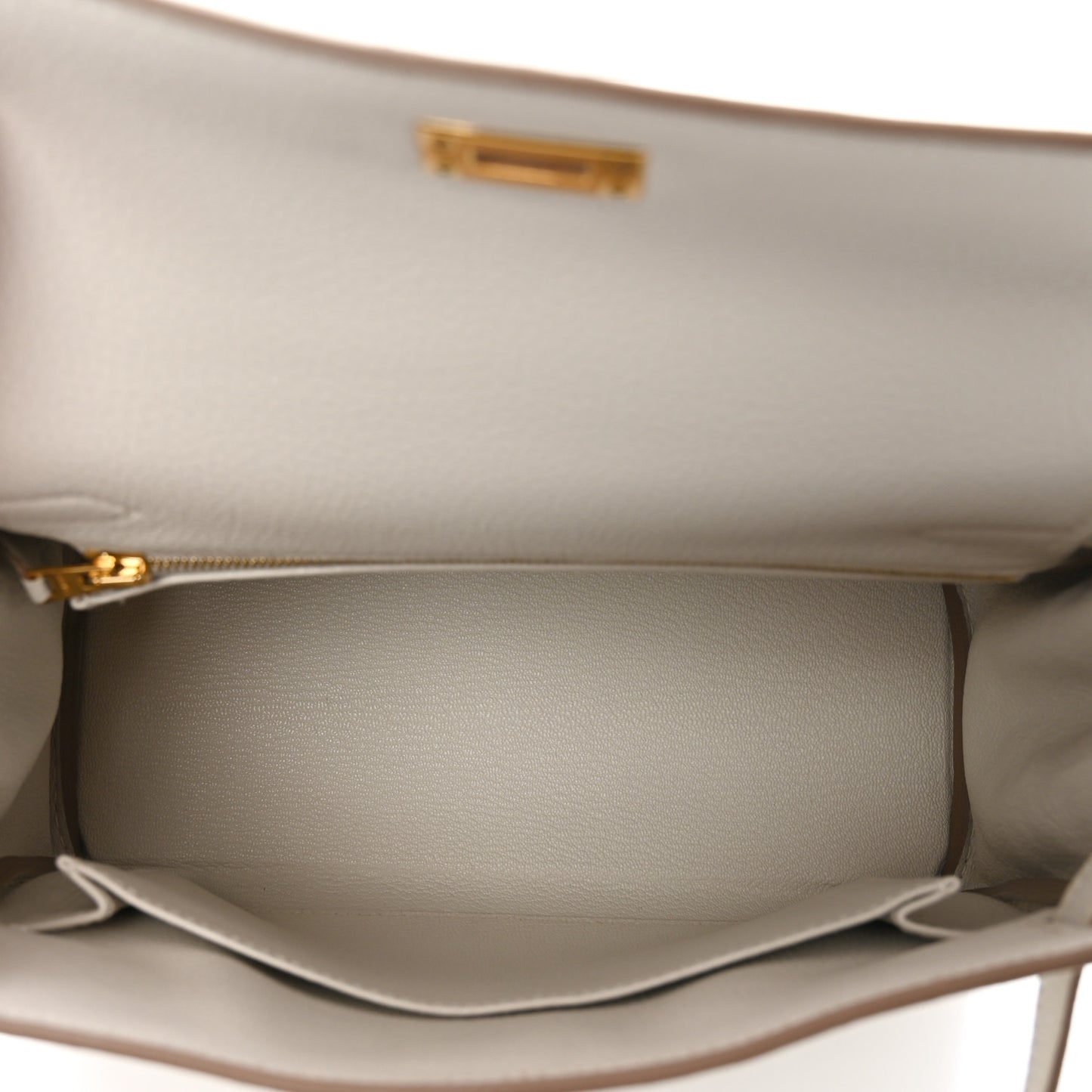 Togo Kelly Retourne 25 Gris Pale