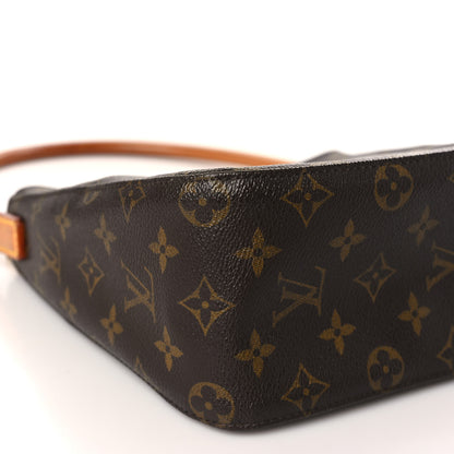 Louis Vuitton Monogram Looping MM 7 of 8