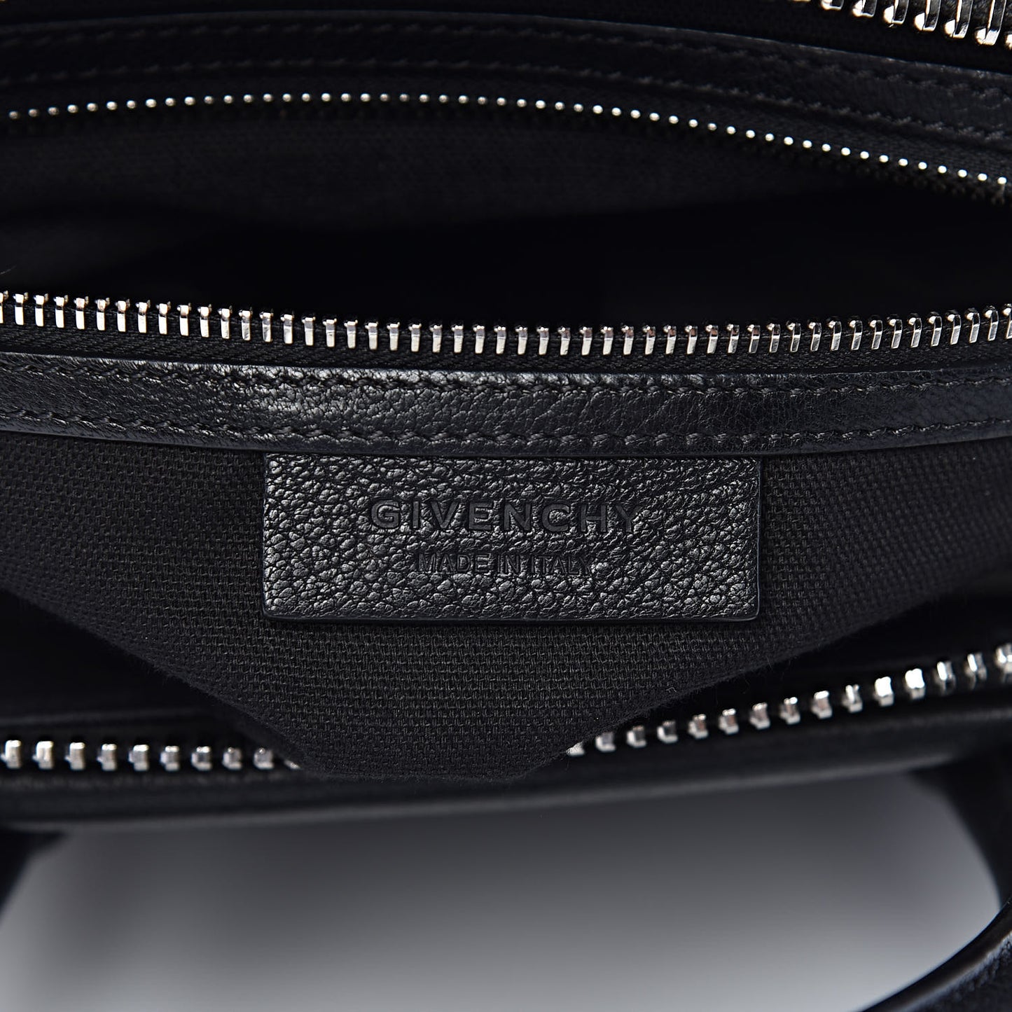 Sugar Goatskin Medium Antigona Black