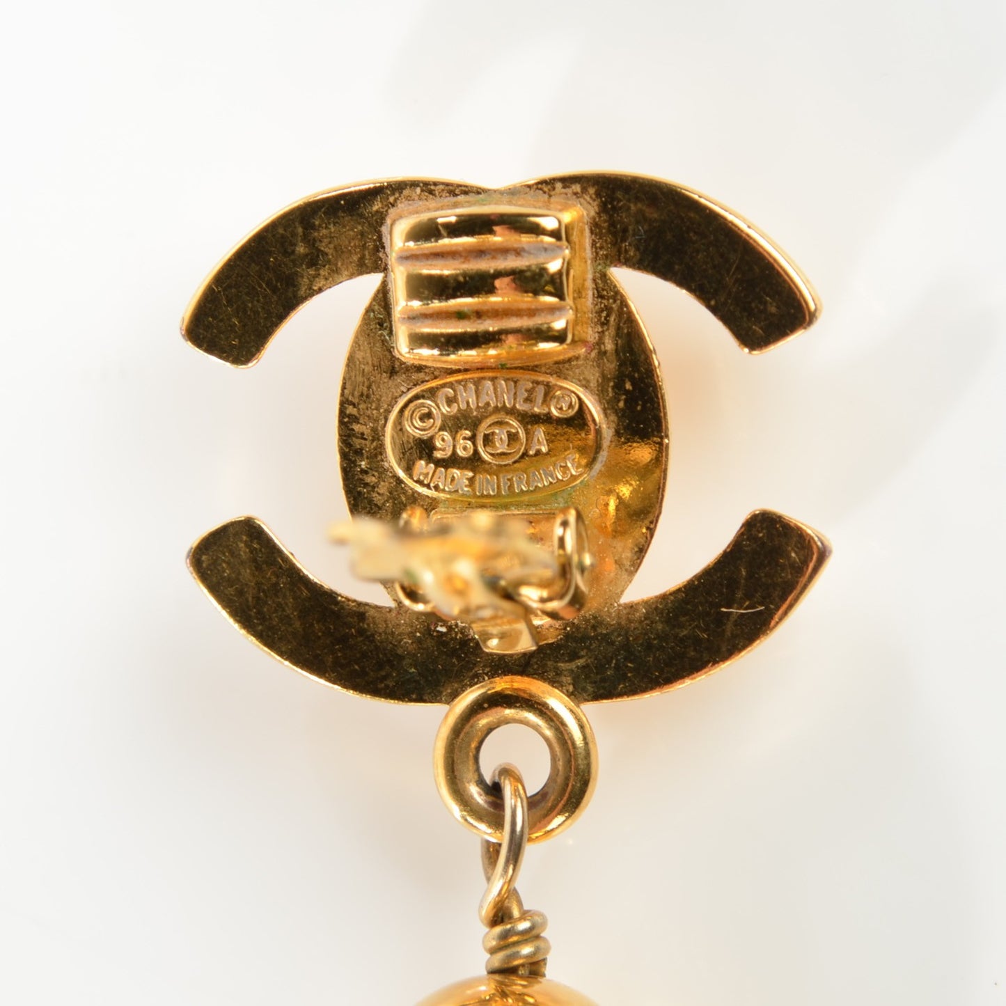 Pearl CC Turnlock Drop Clip On Earrings Gold