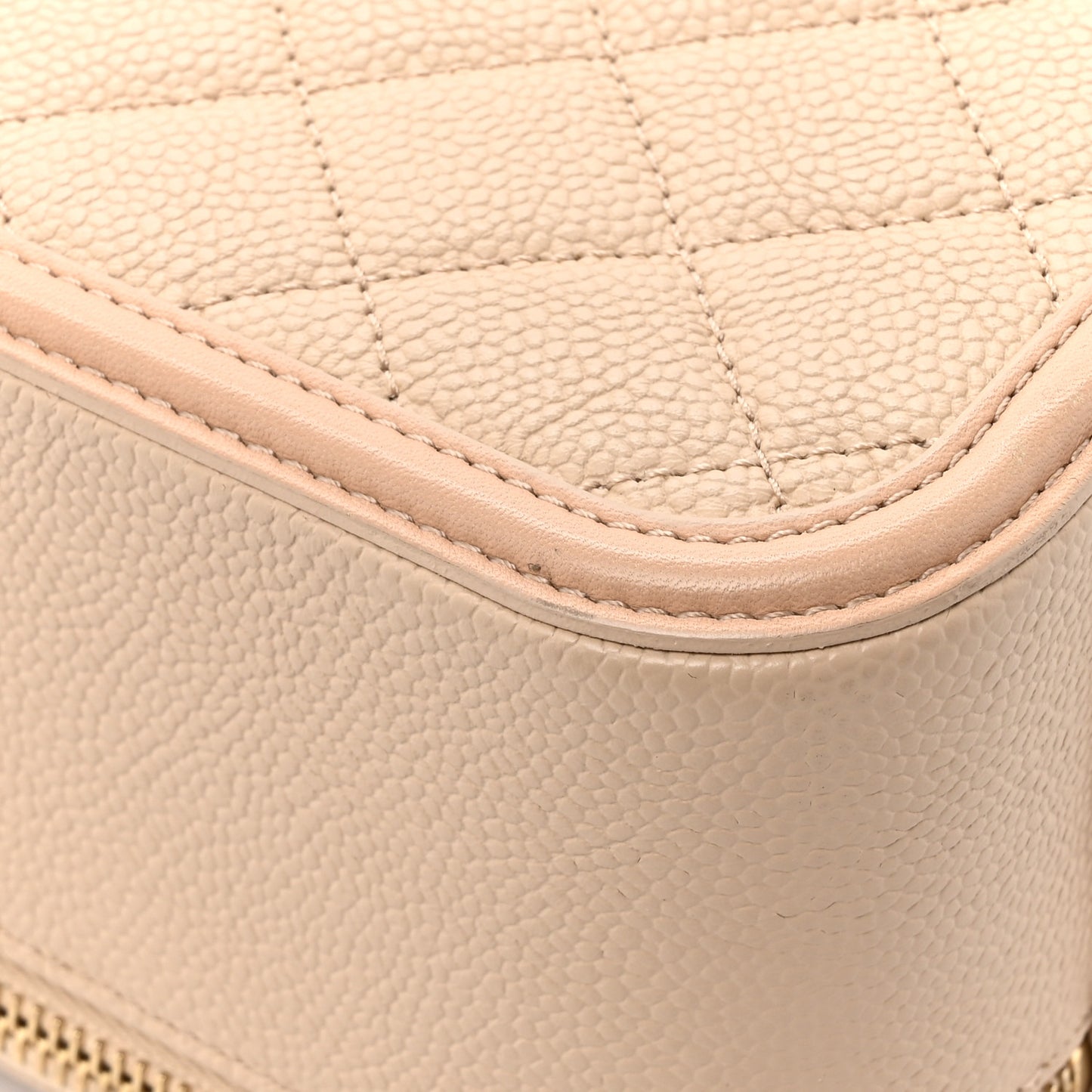Caviar Quilted Large CC Filigree Vanity Case Beige