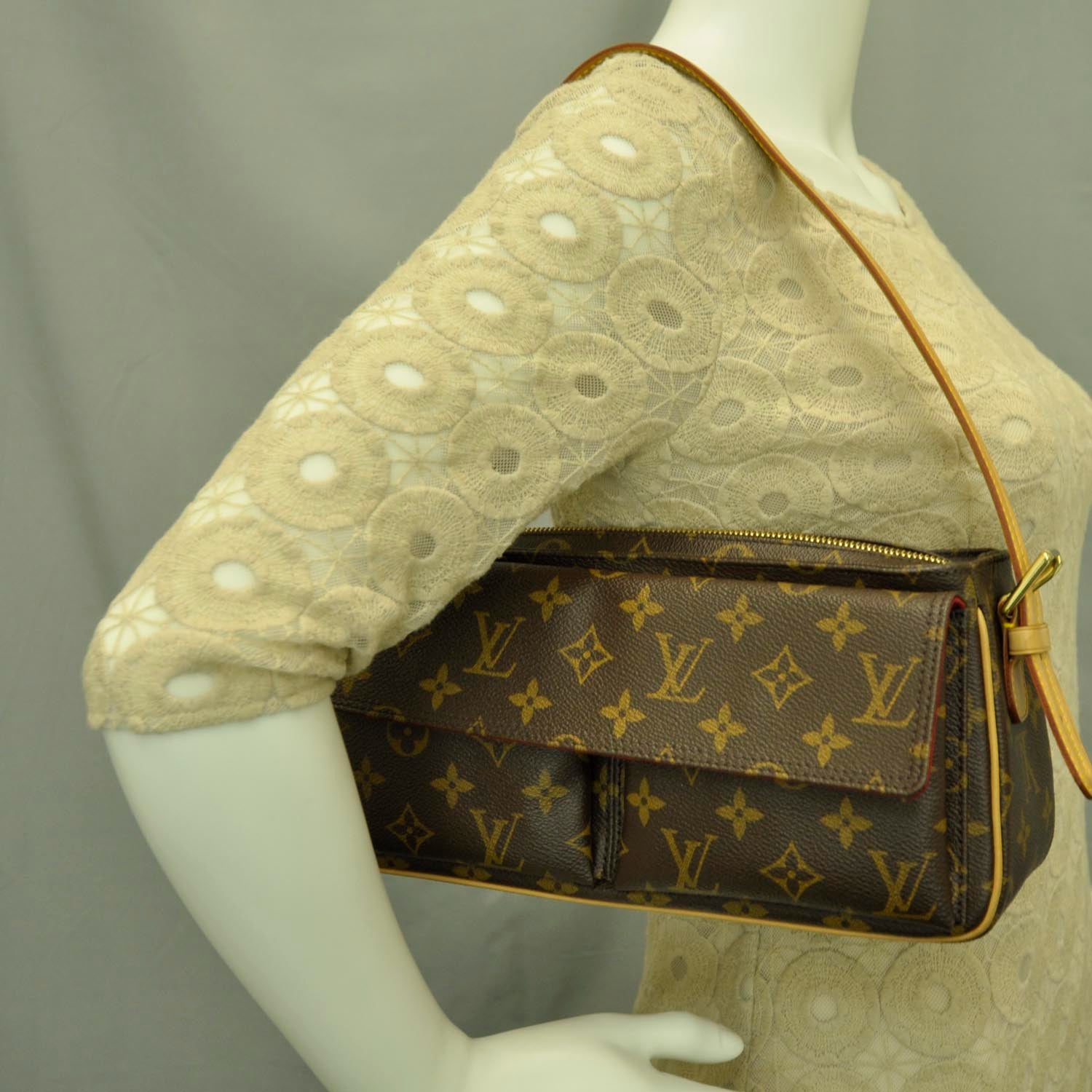 Louis Vuitton Monogram Viva-Cite MM 2 of 10