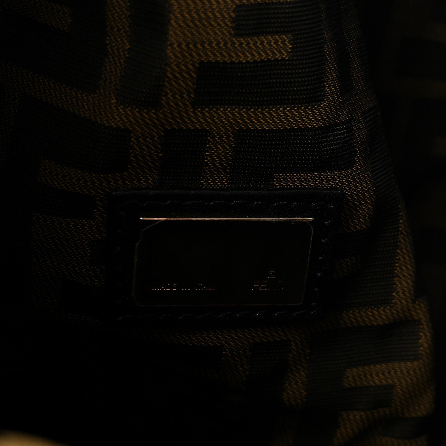 Fendi Crispe Vernice Spy Black 6 of 9