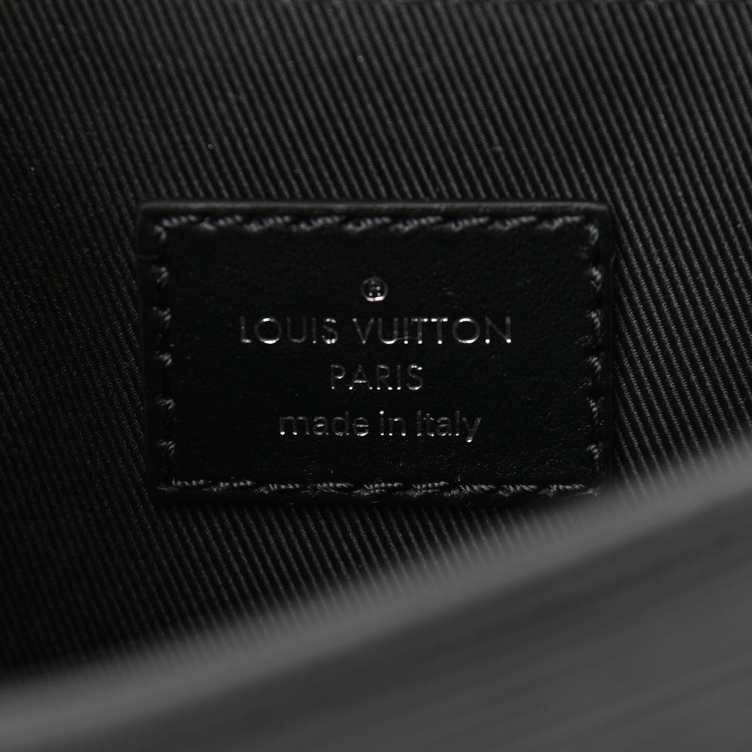 Louis Vuitton Epi Box Messenger Black 5 of 9