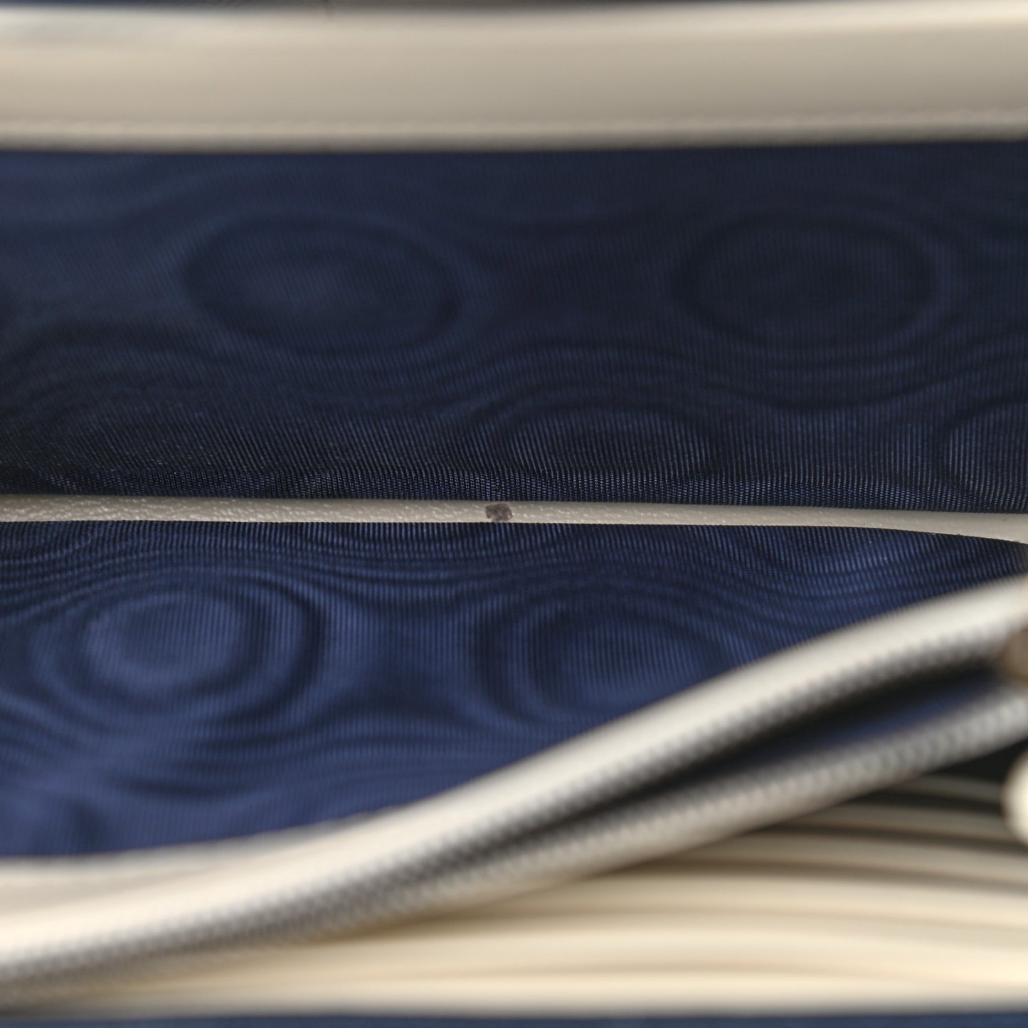 Vintage Effect Calfskin Matelasse Diagonal Torchon GG Marmont Chain Wallet Mystic White Blue Agata