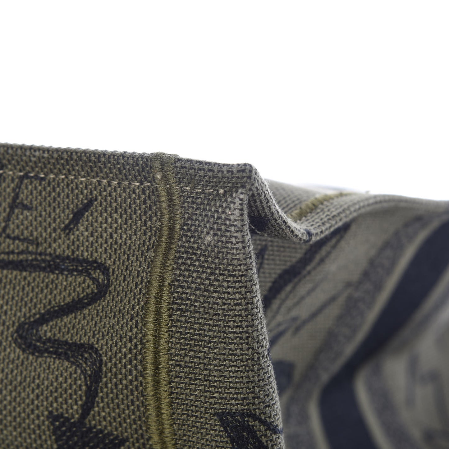 Canvas Embroidered Graffiti Book Tote Vert