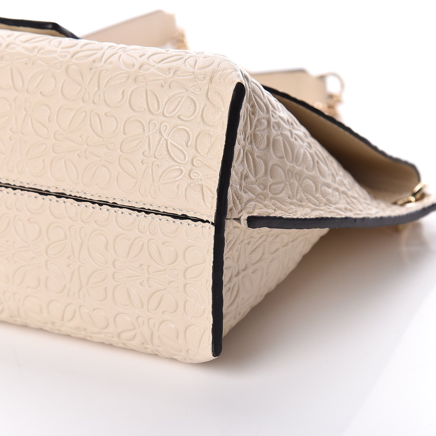 Loewe Goatskin Embossed Avenue Shoulder Bag Ivory 6 of 8