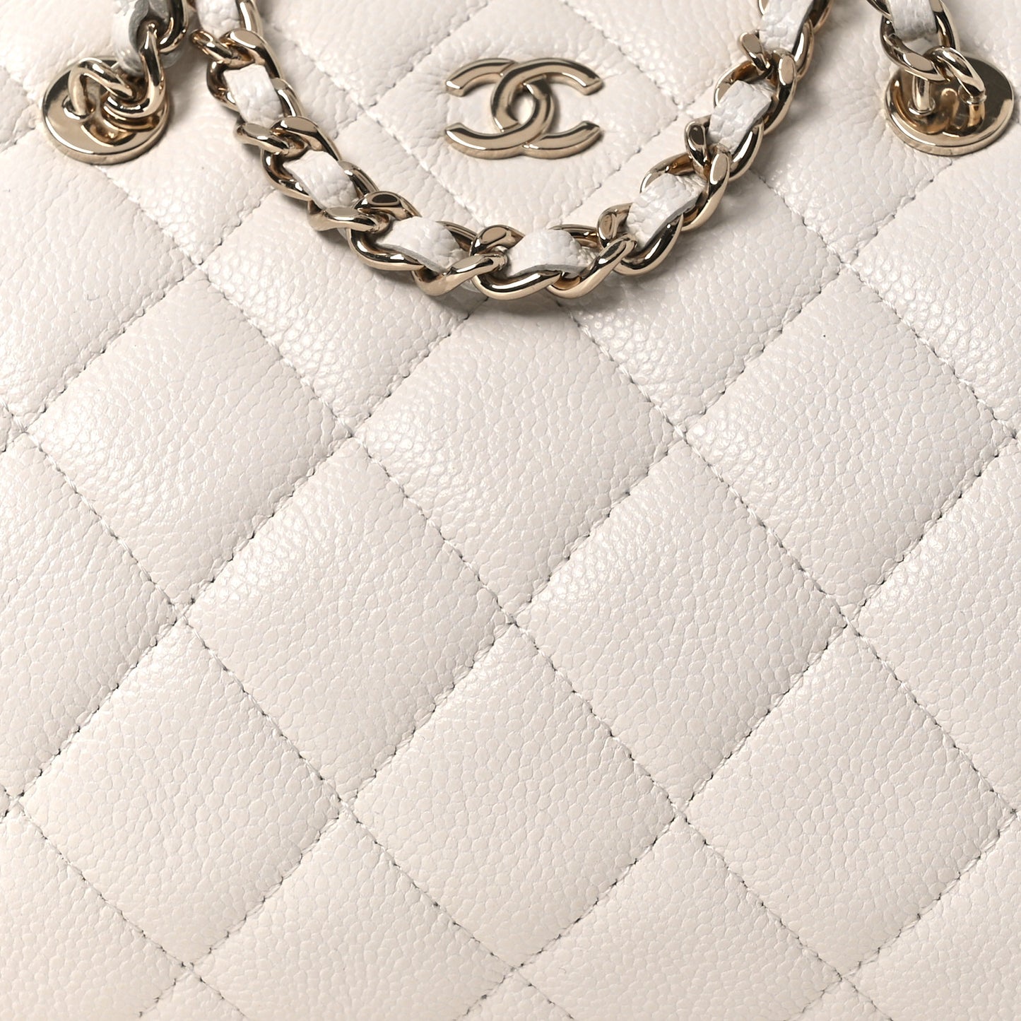Caviar Quilted Barrel Clutch With Chain White