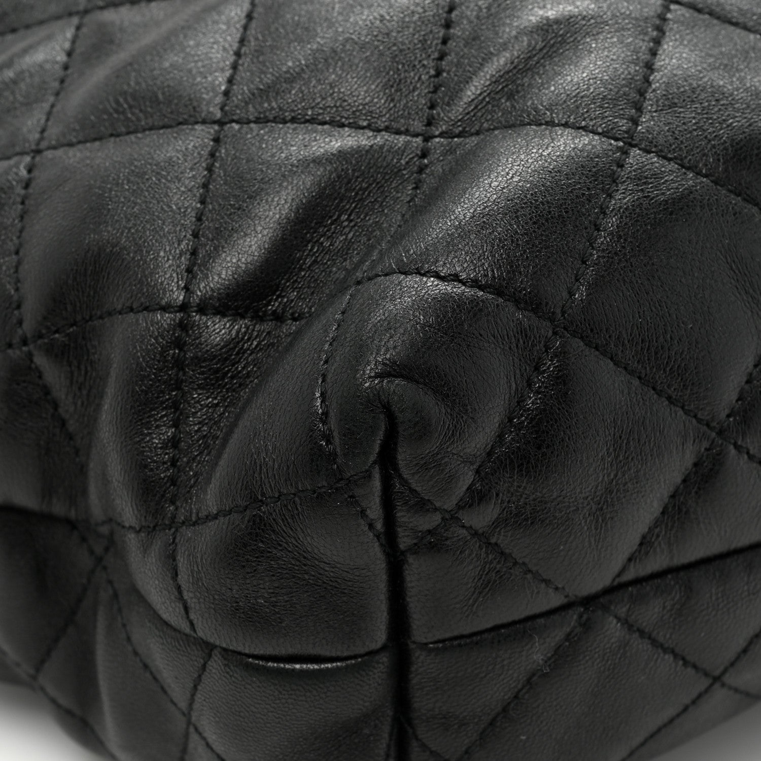 Saint Laurent Lambskin Quilted Maxi Icare Shopping Tote Black 12 of 15