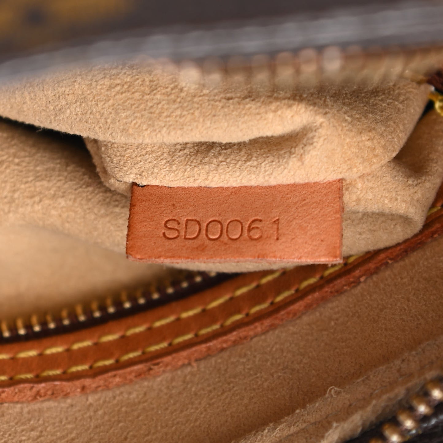 Monogram Looping MM