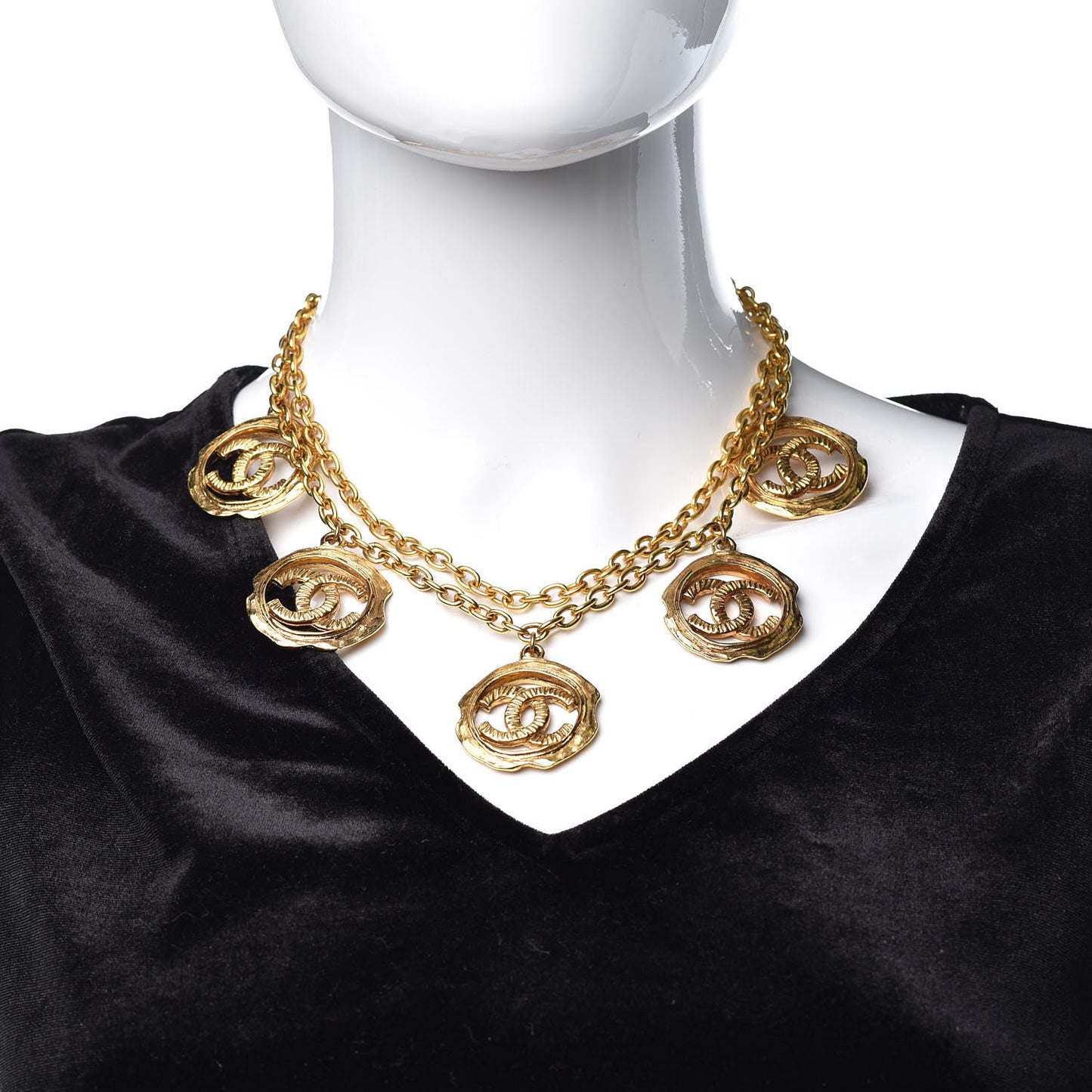 CC Medallion Short Necklace Gold