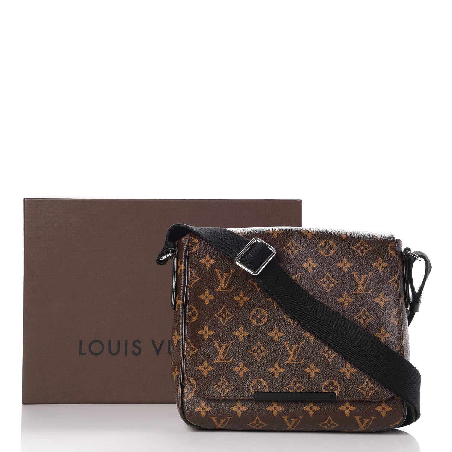 Louis Vuitton Monogram Macassar District PM 9 of 9
