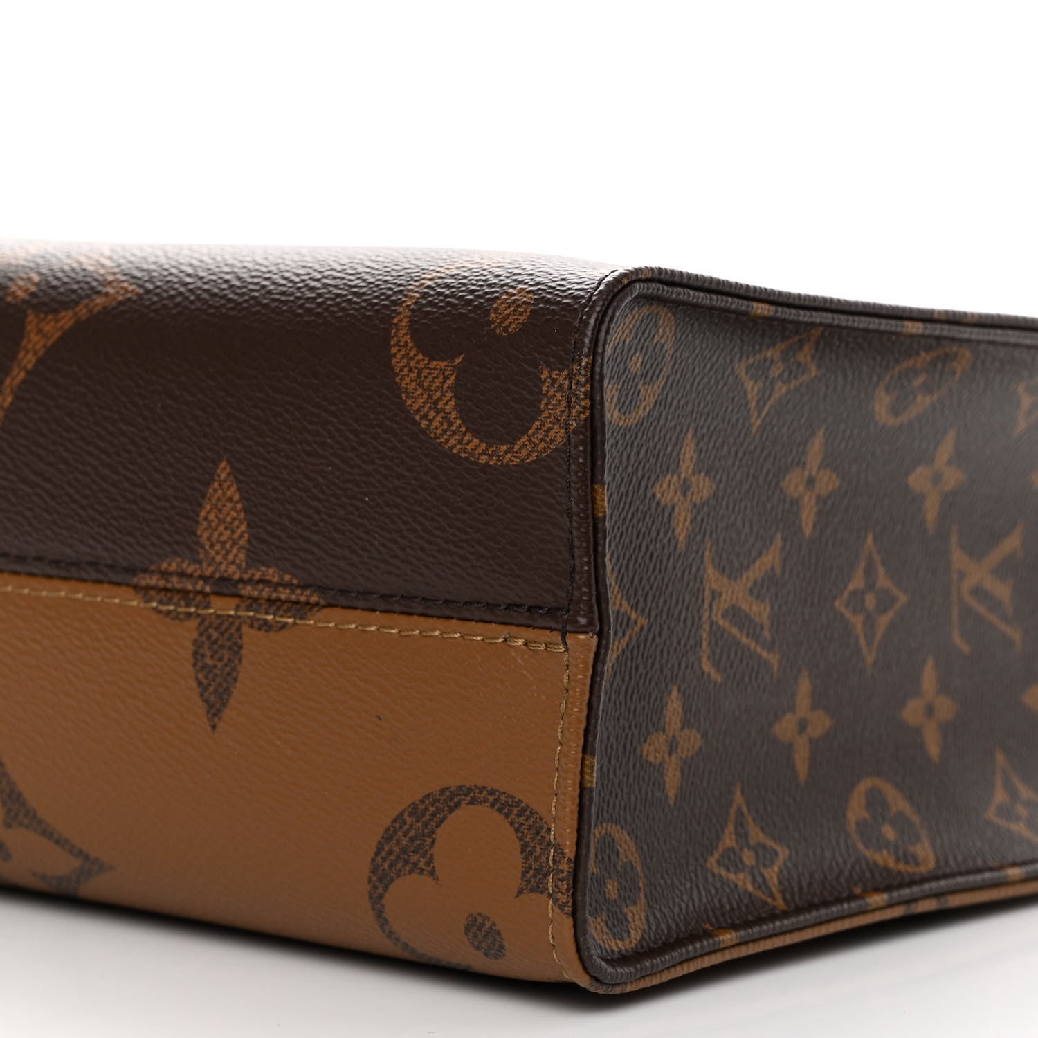 Louis Vuitton Reverse Monogram Giant Onthego PM 9 of 9