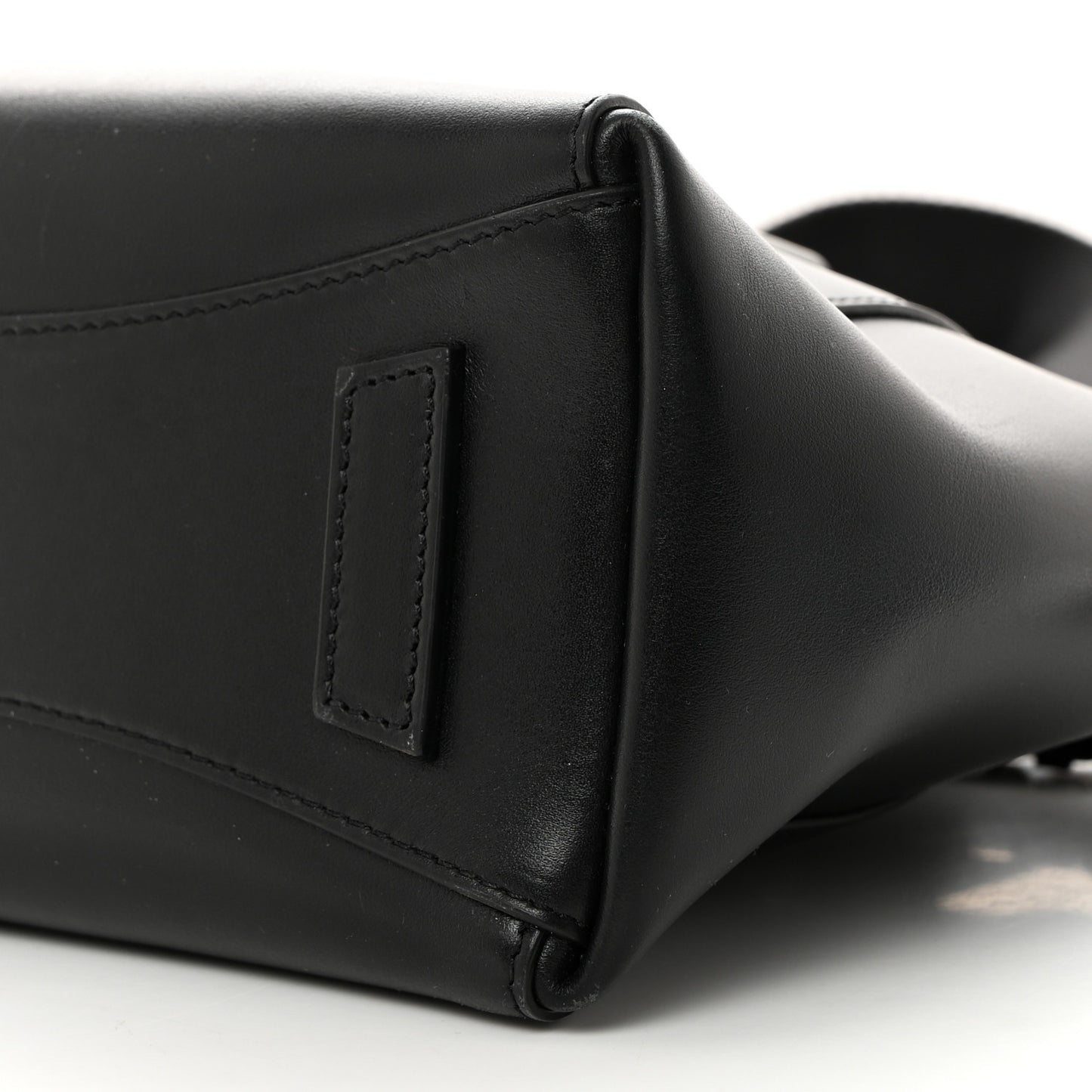 Shiny Lord Calfskin Mini Sport Antigona With Chain Black