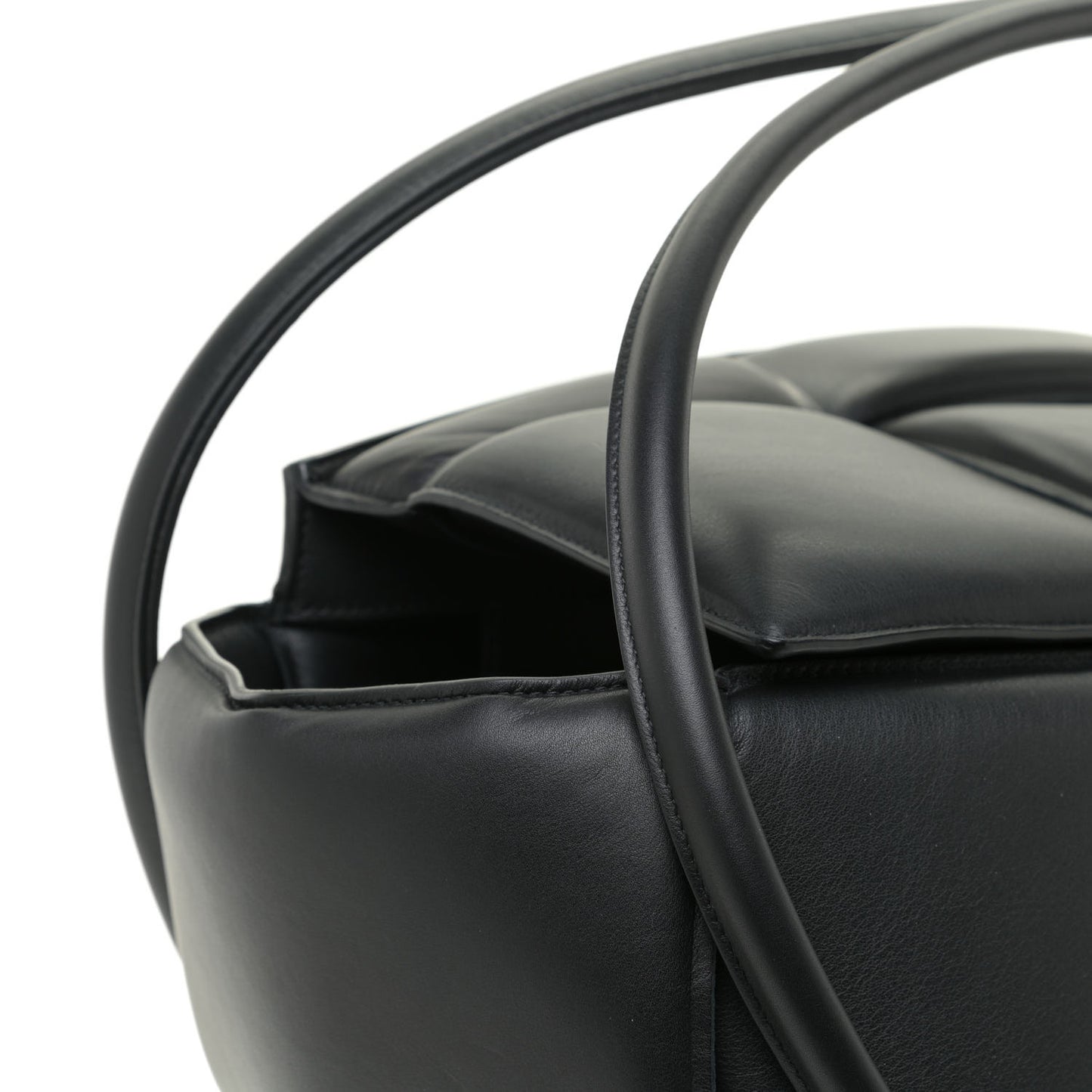 Nappa Maxi Intrecciato Padded Large Arco Black