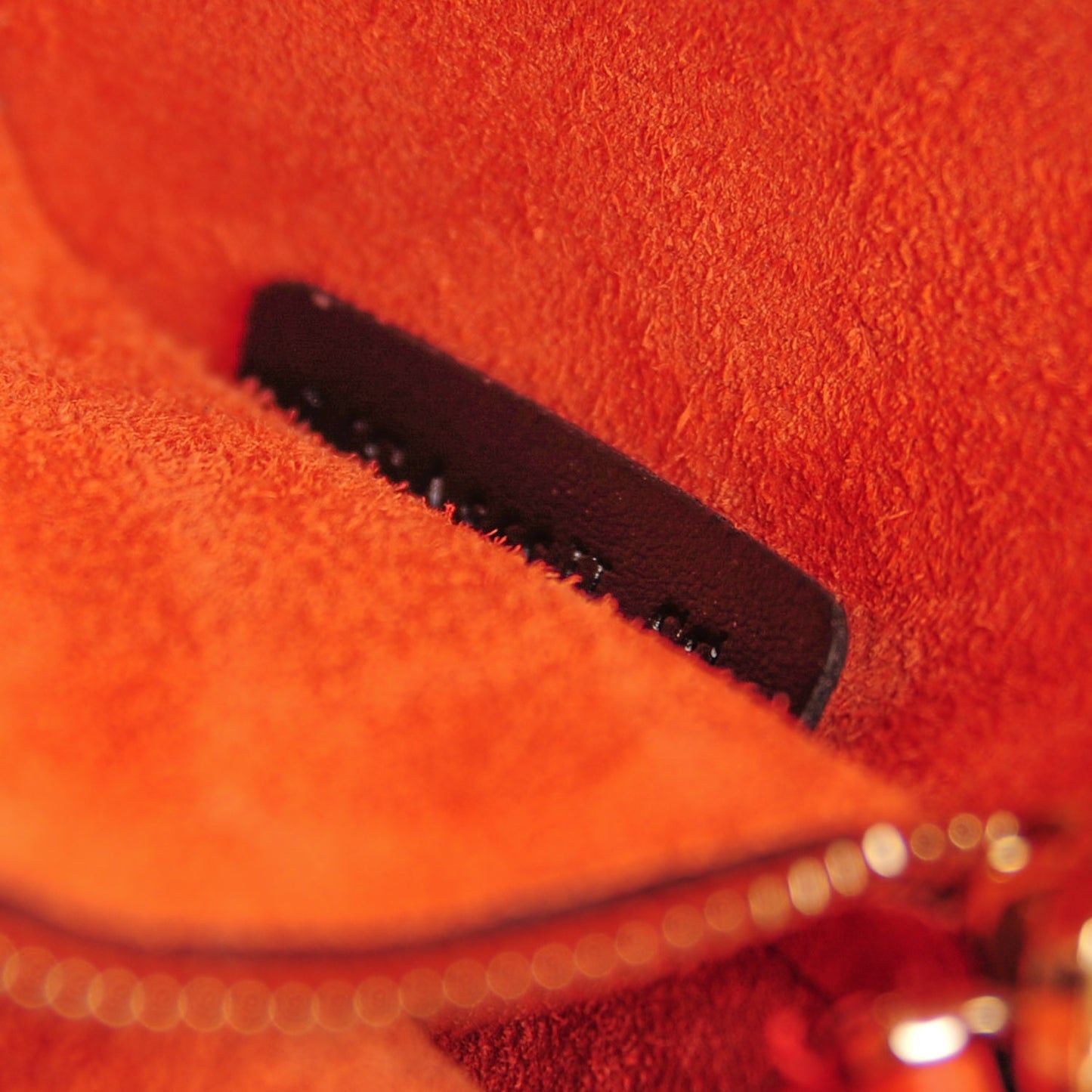 Pebbled Calfskin Monochrome Medium Glam Lock Rockstud Flap English Red