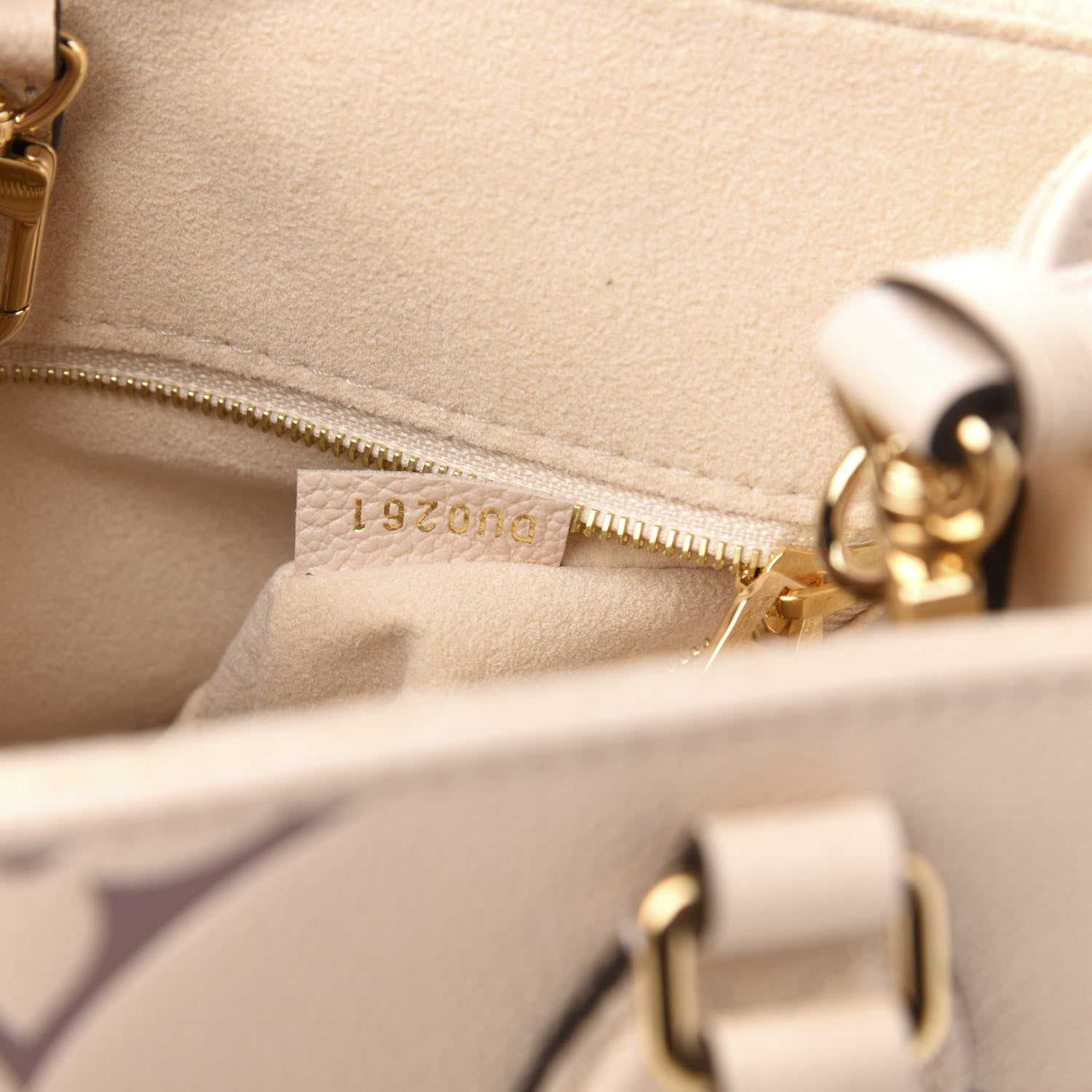Louis Vuitton Empreinte Monogram Giant Onthego PM Creme Bois De Rose 7 of 10