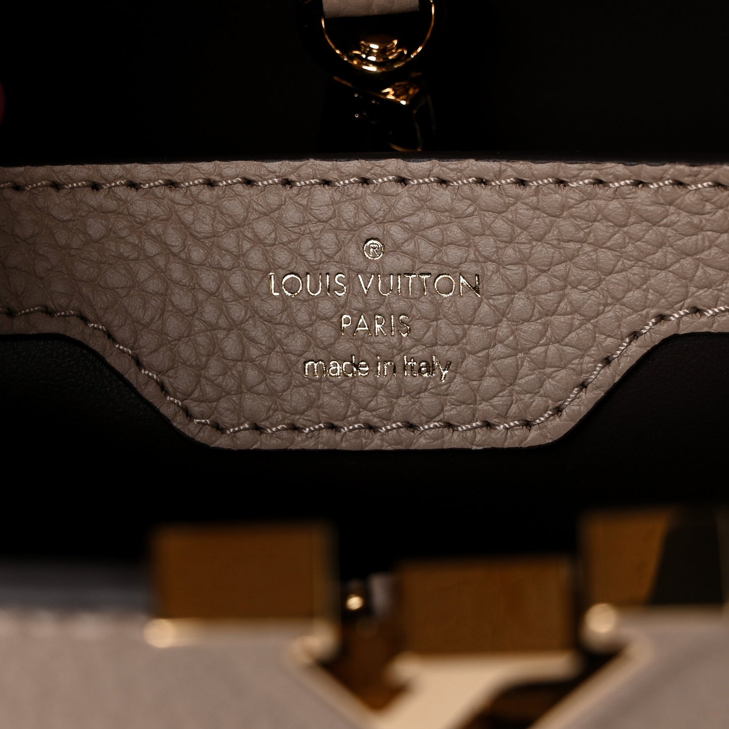 Taurillon Capucines BB Pebble