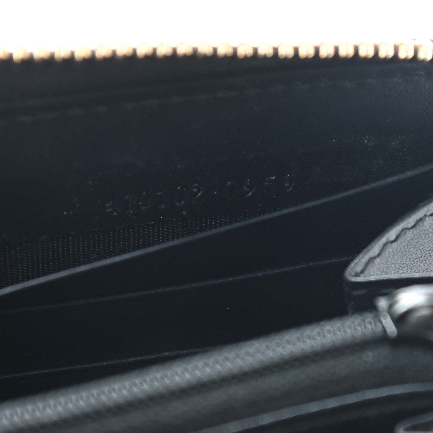 Gucci Guccissima Signature Zip Around Wallet Black 7 of 7