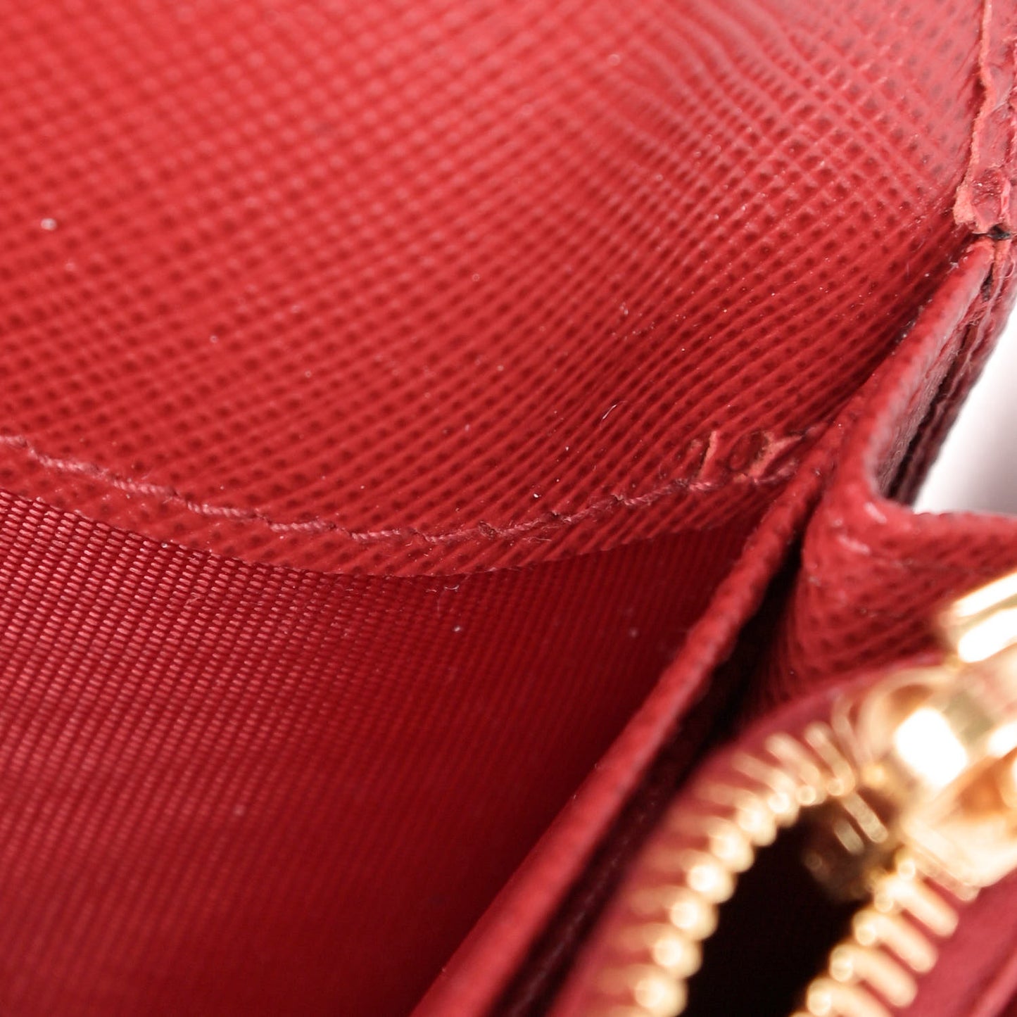 Saffiano Metal Flap Wallet With Strap Fuoco