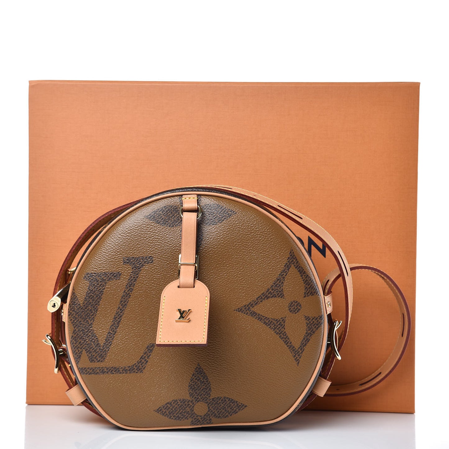 Reverse Monogram Giant Boite Chapeau Souple
