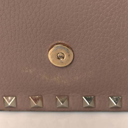 Valentino Garavani Pebbled Calfskin Rockstud Envelope Wallet on Chain Poudre 9 of 10