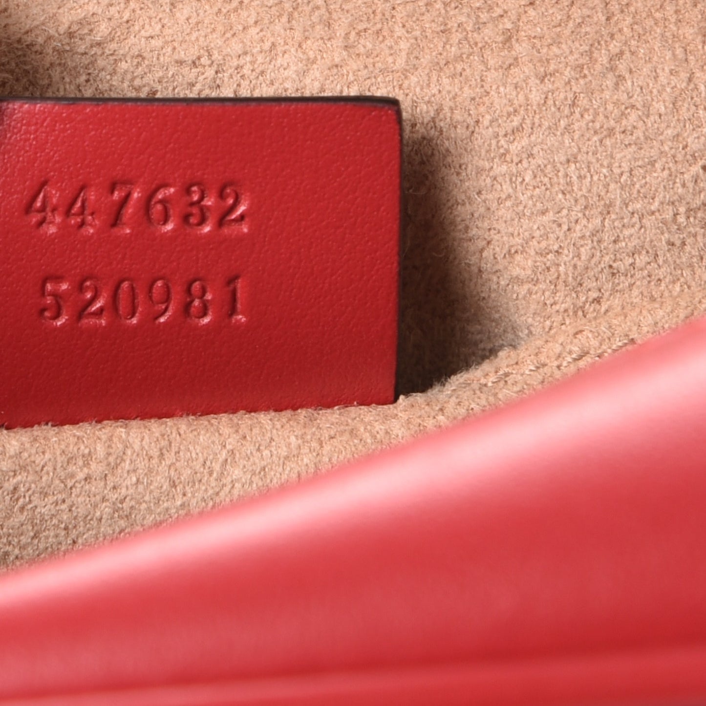 Calfskin Matelasse Small GG Marmont Chain Shoulder Bag Hibiscus Red
