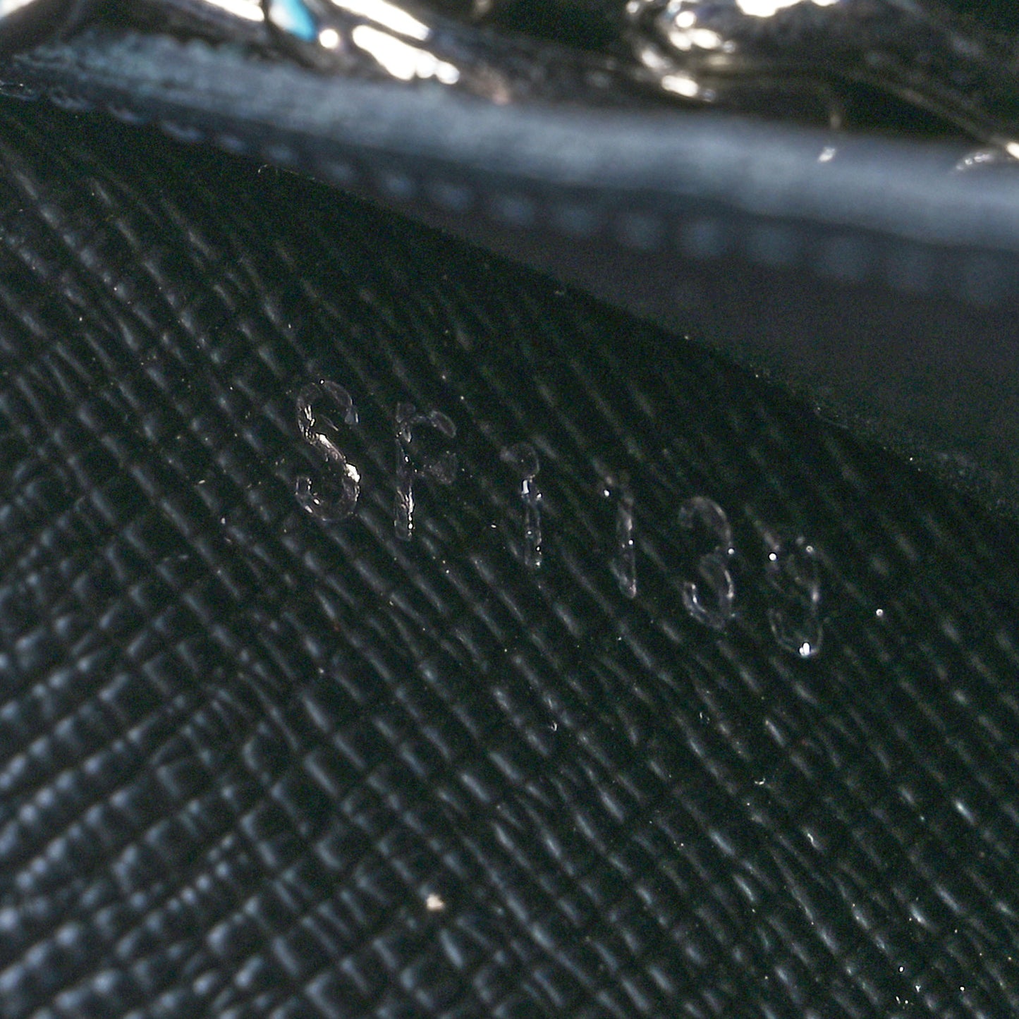 Epi Twist Chain Wallet Black