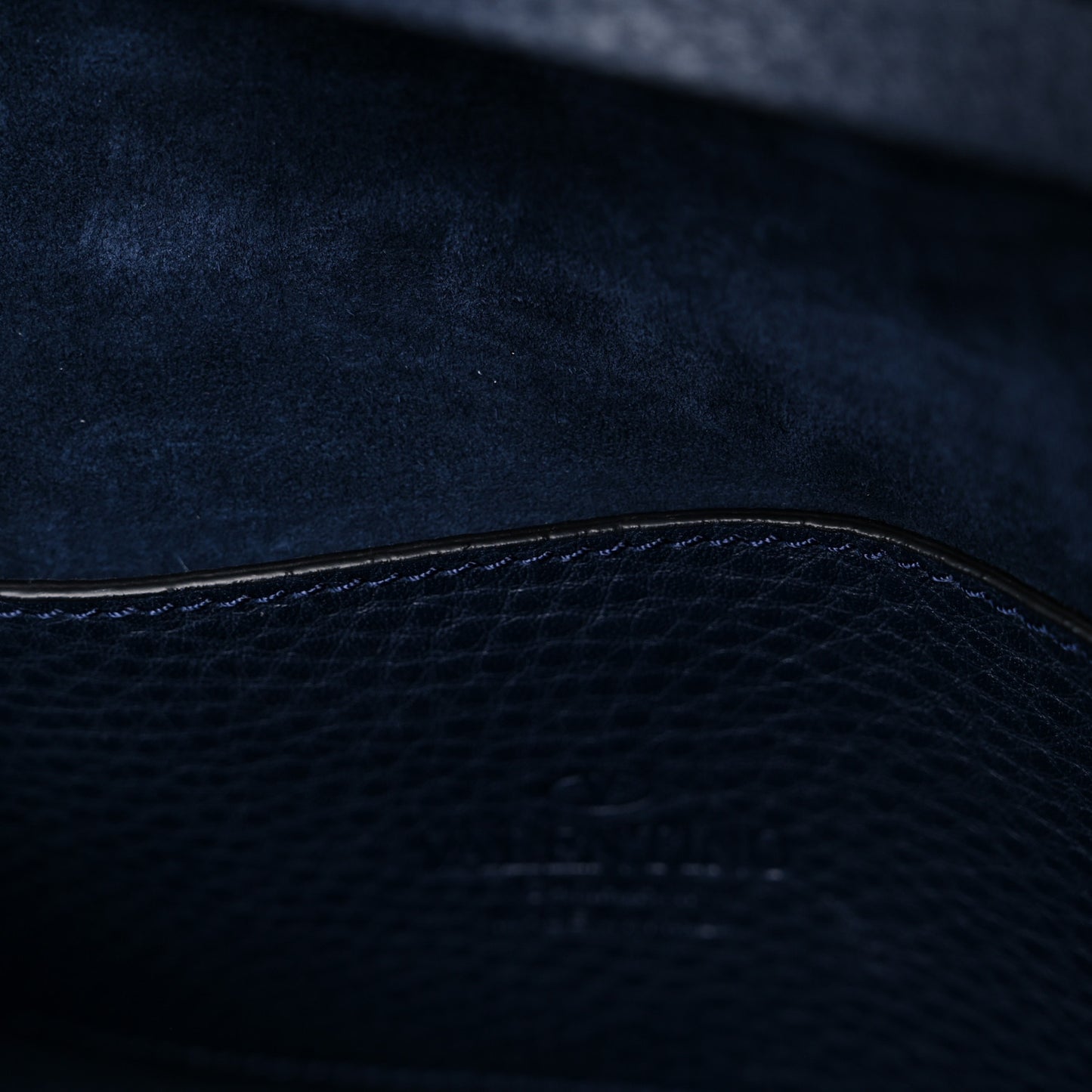 Pebbled Calfskin Medium Rockstud Flip Lock Crossbody Bag Navy
