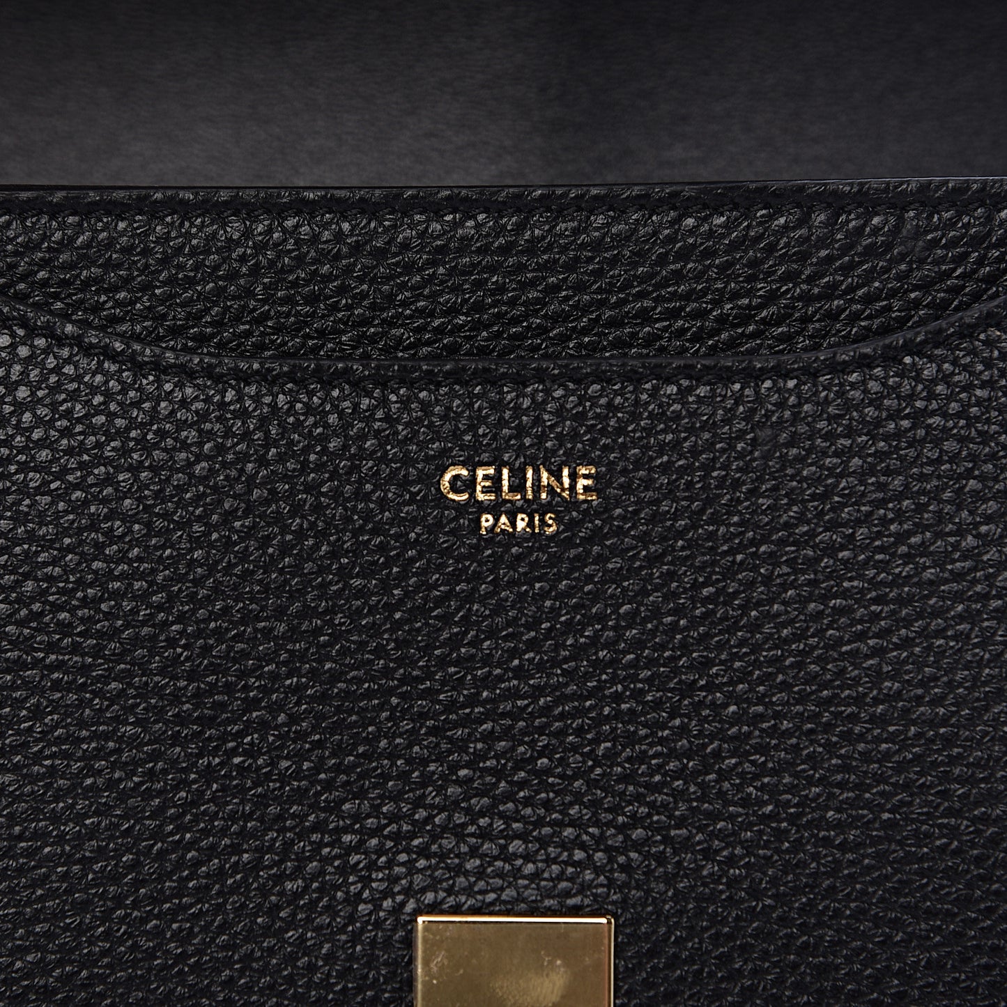 Grained Calfskin Besace Small 16 Black