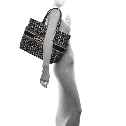 Christian Dior Oblique Catherine Tote Blue 2 of 12