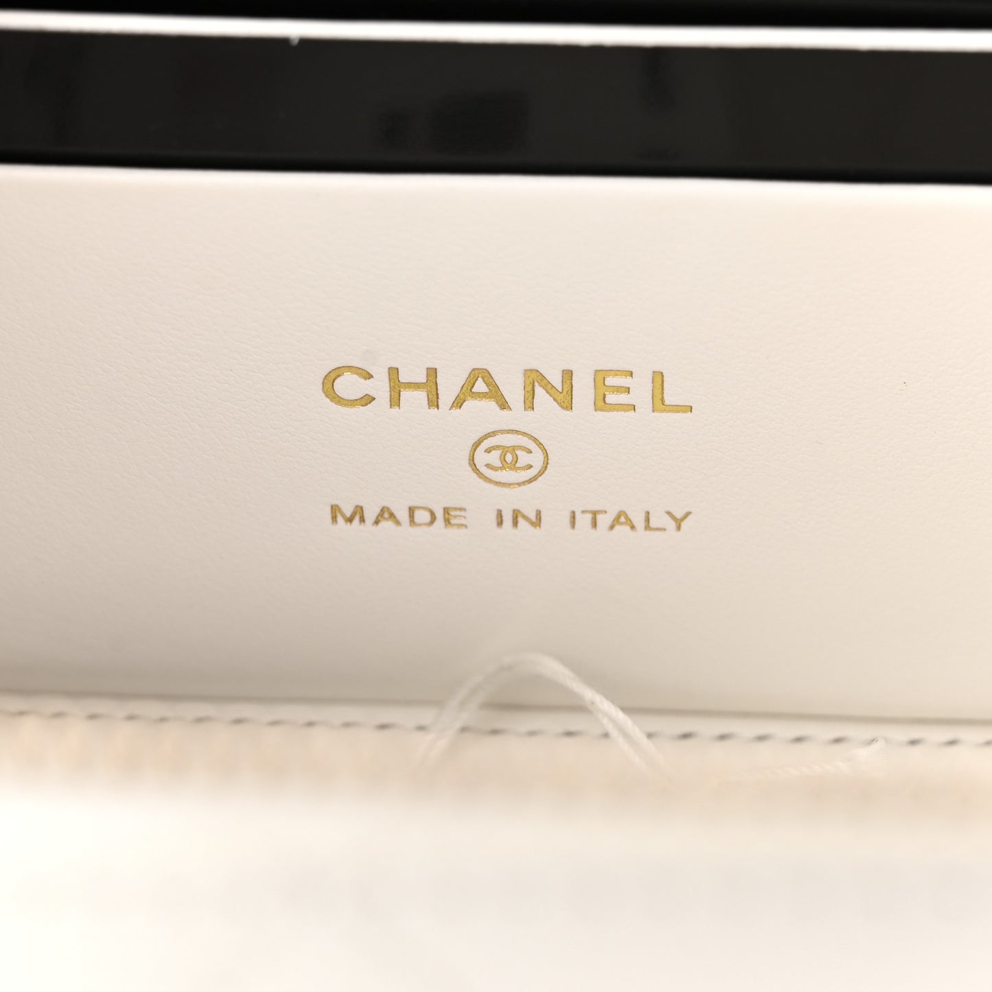 Caviar Quilted Small Vanity Case With Chain White