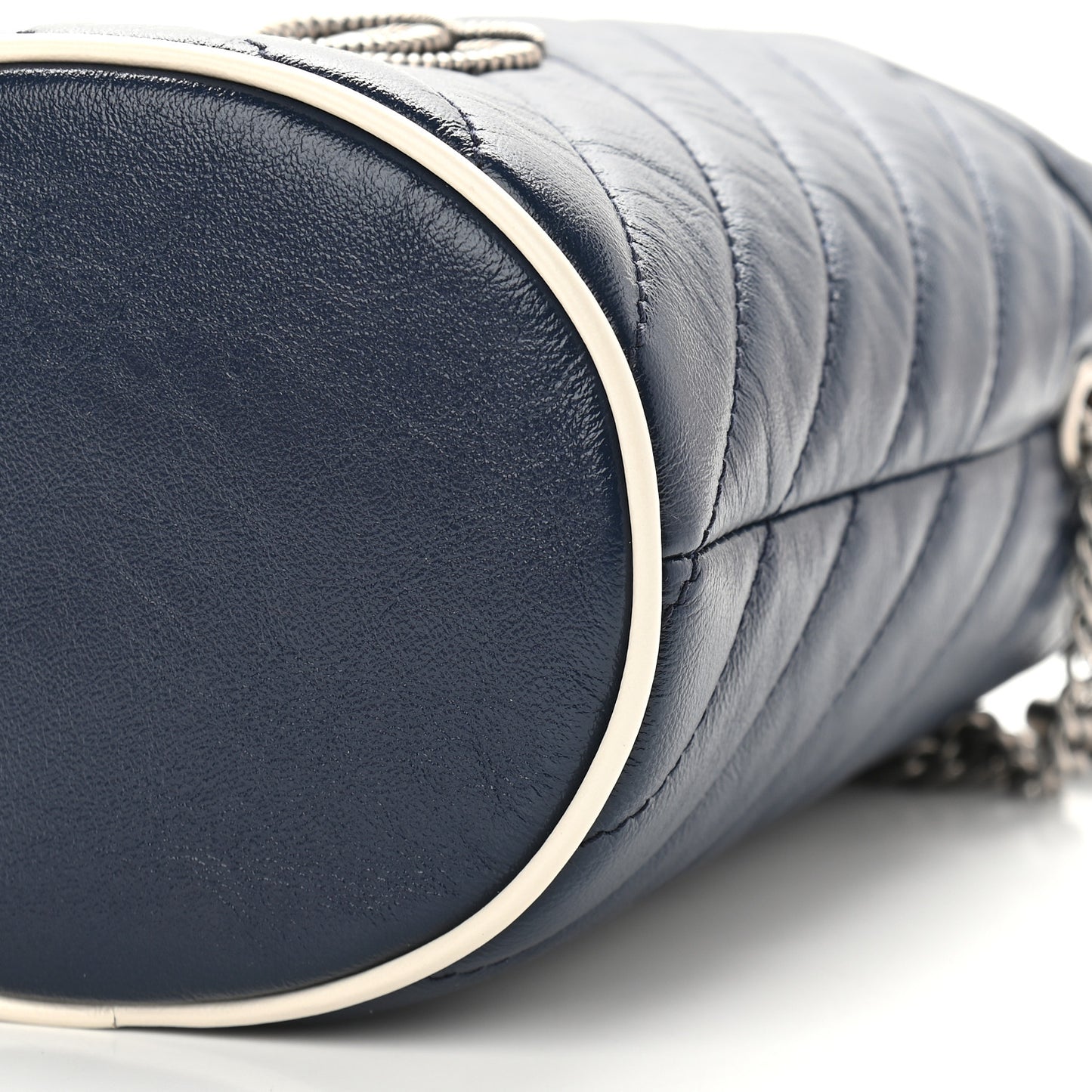 Vintage Effect Calfskin Matelasse Diagonal Mini Torchon GG Marmont 2.0 Bucket Bag Blue Agata Mystic White