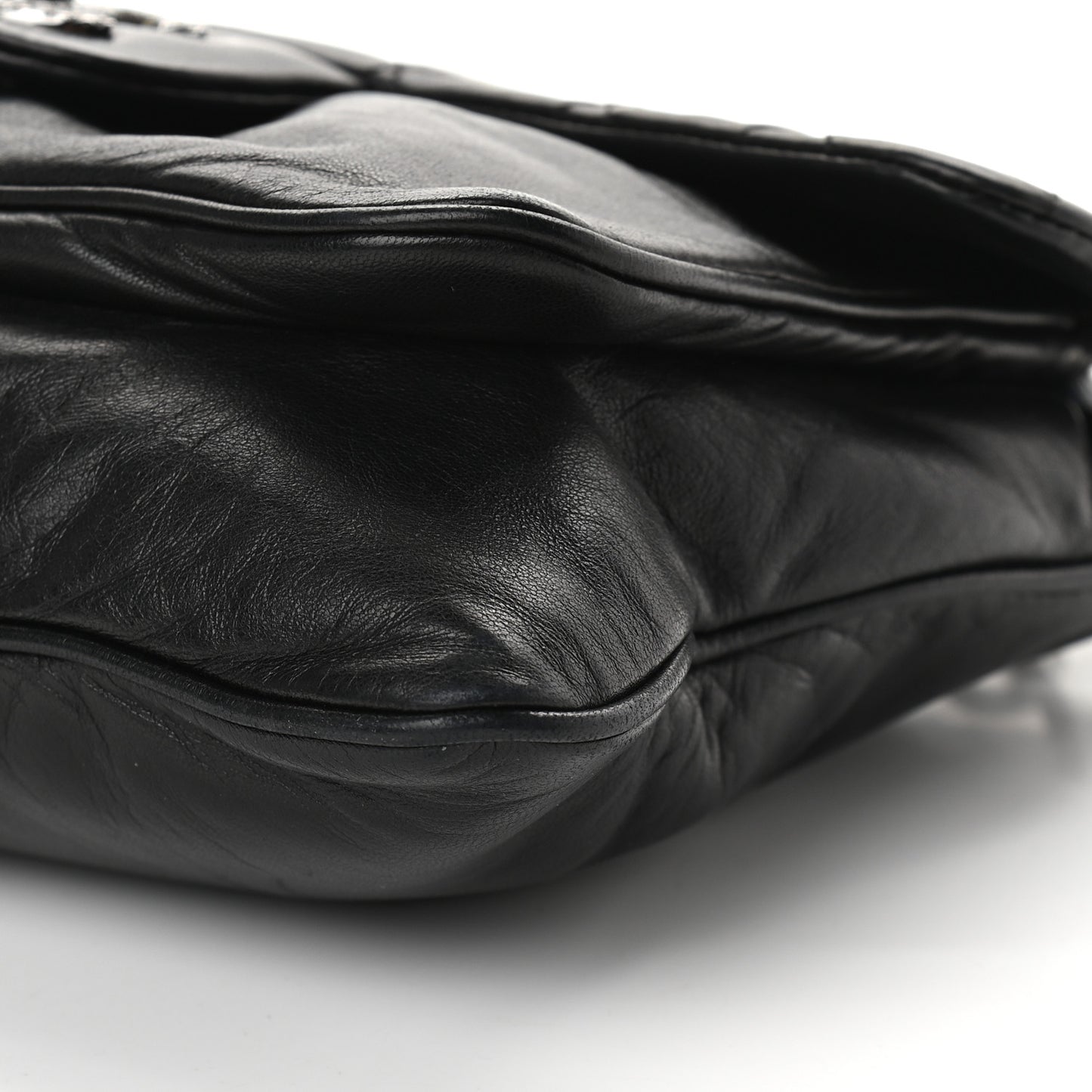 Lambskin Quilted Chain Mail Shoulder Bag Black