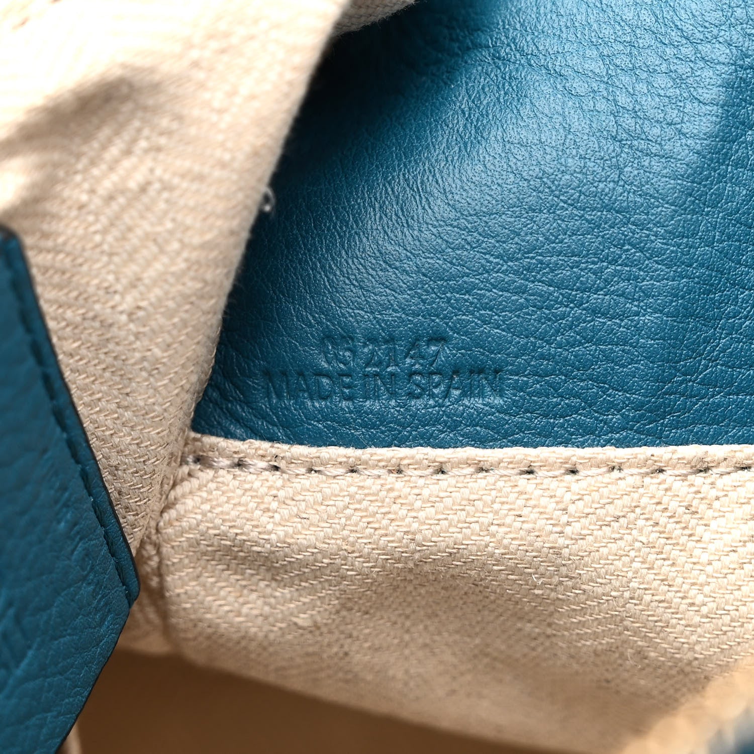 Loewe X SPIRITED AWAY Calfskin Bo Mouse Small Puzzle Bag Lagoon Blue 7 of 11