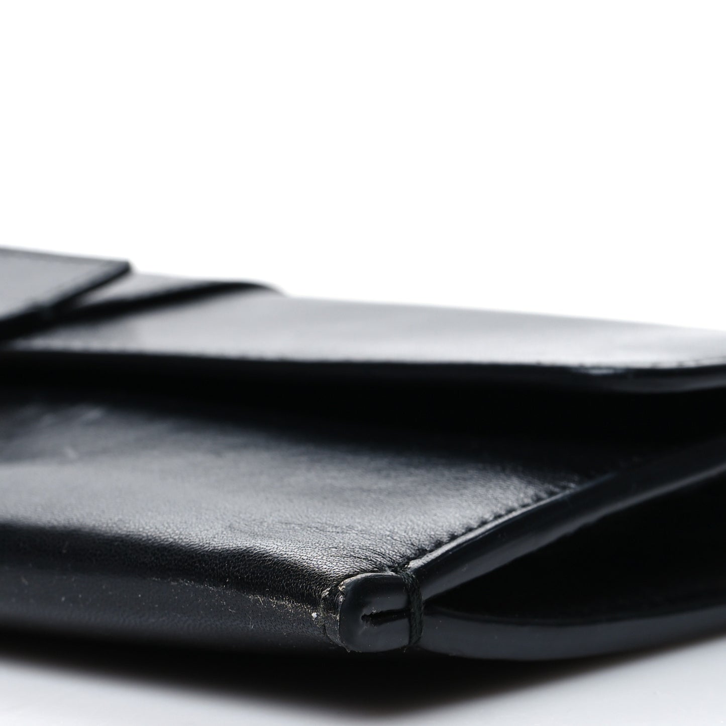 Calfskin 30 Montaigne Chain Pouch Black