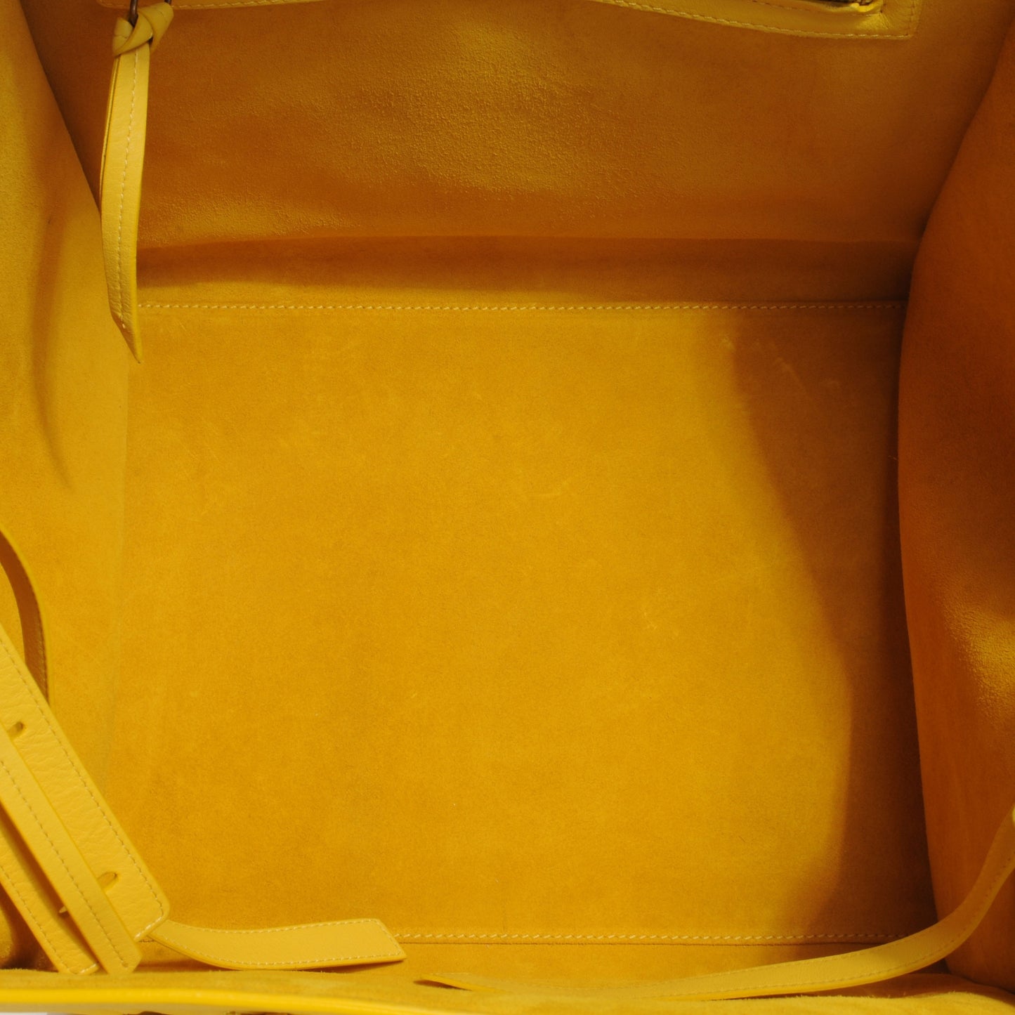 Smooth Calfskin Medium Phantom Luggage Sun Yellow
