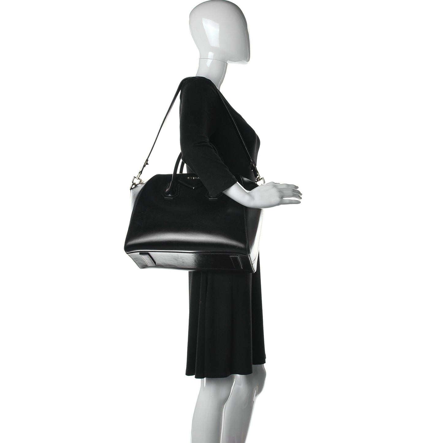 Shiny Lord Calfskin Medium Antigona Black