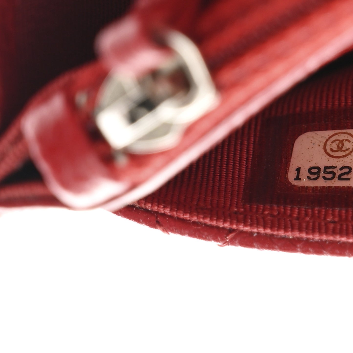 Caviar Quilted Wallet On Chain WOC Red