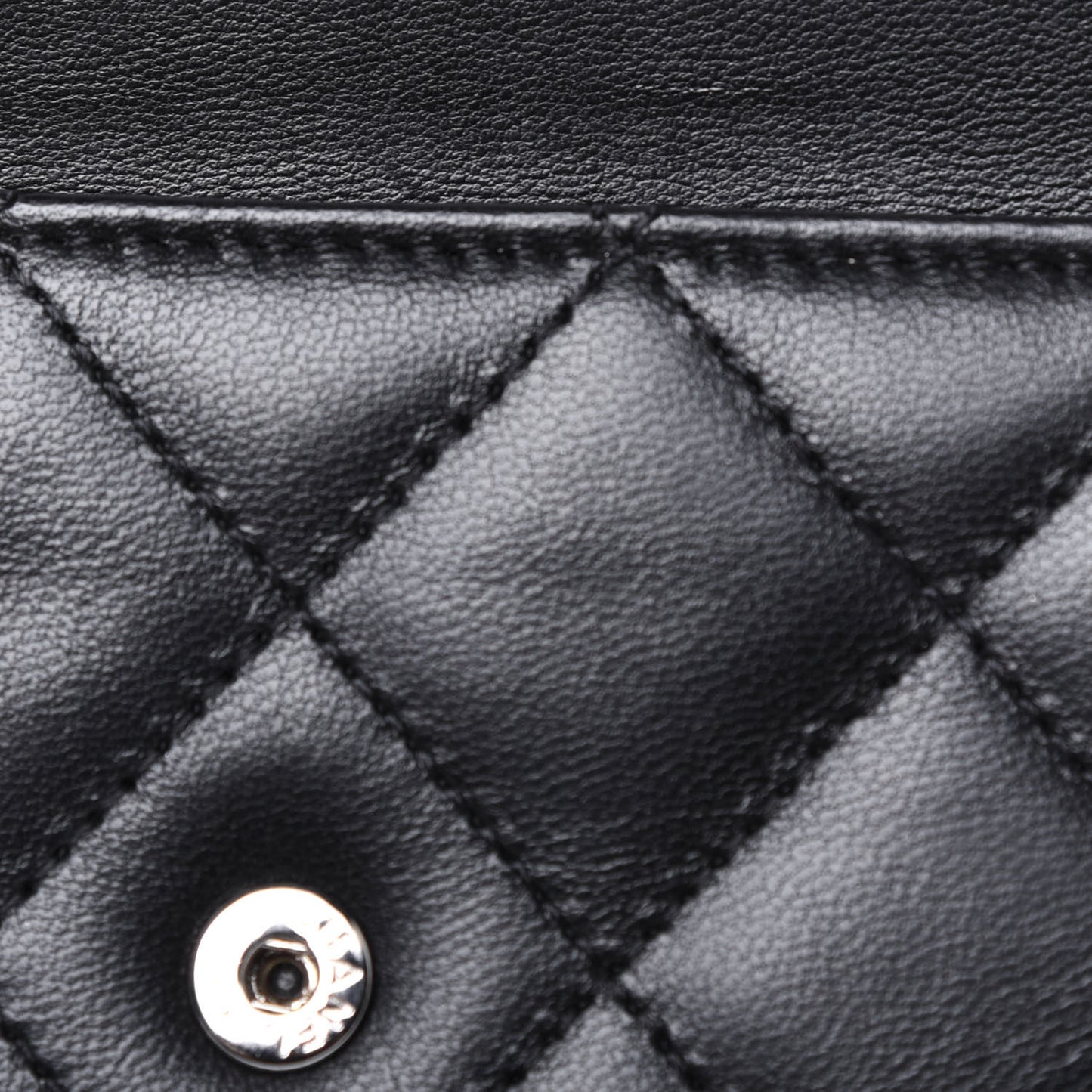 Lambskin Quilted Wallet On Chain WOC Black