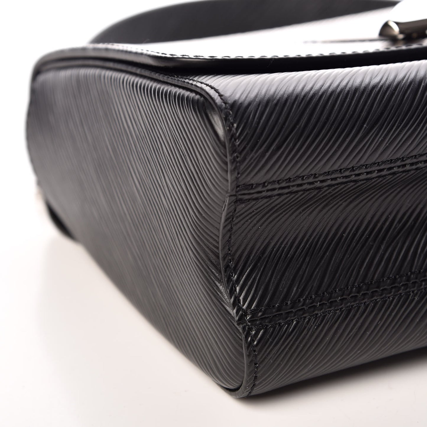 Epi Twist Shoulder Bag MM Black