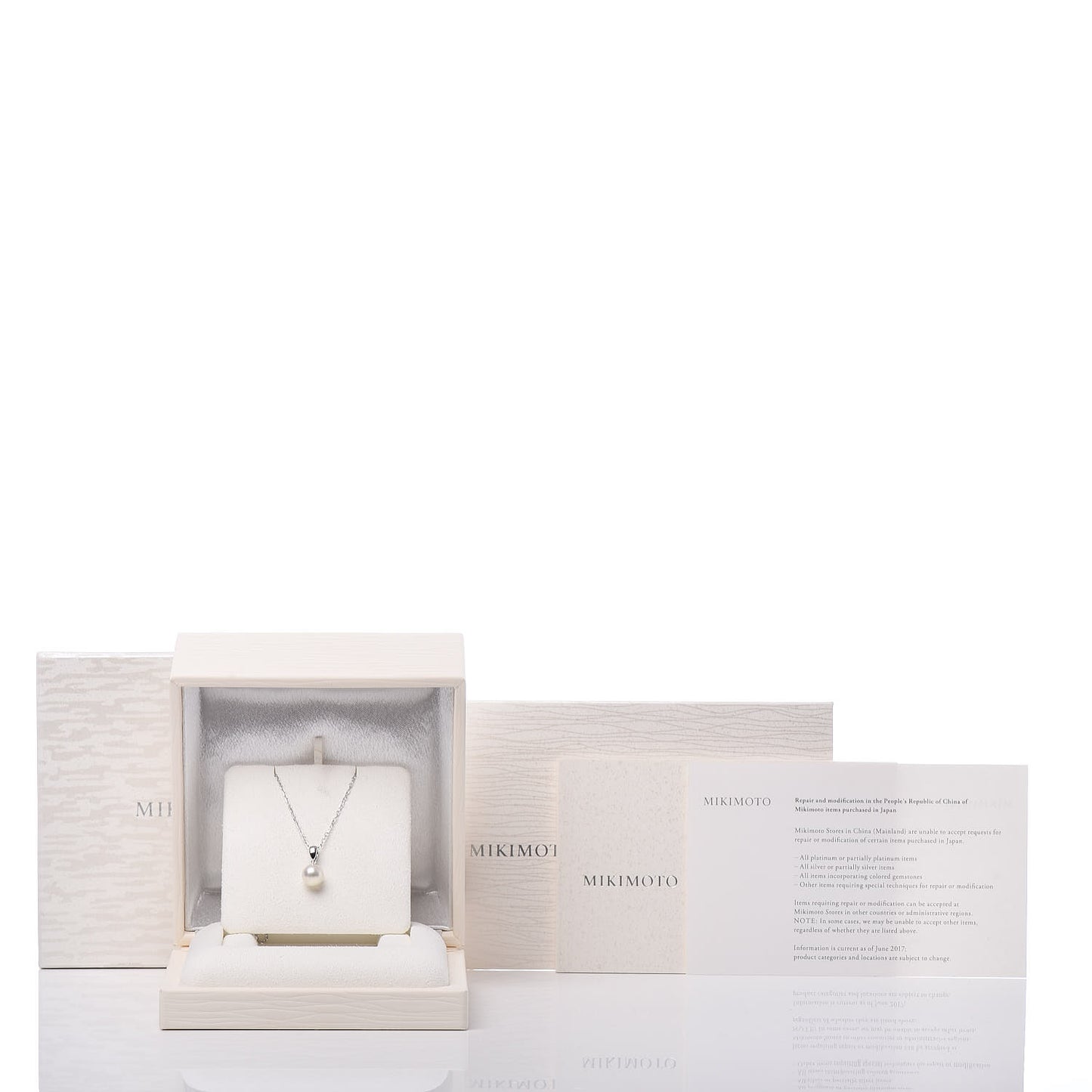18K White Gold Akoya Pearl 7.5mm Pendant Necklace